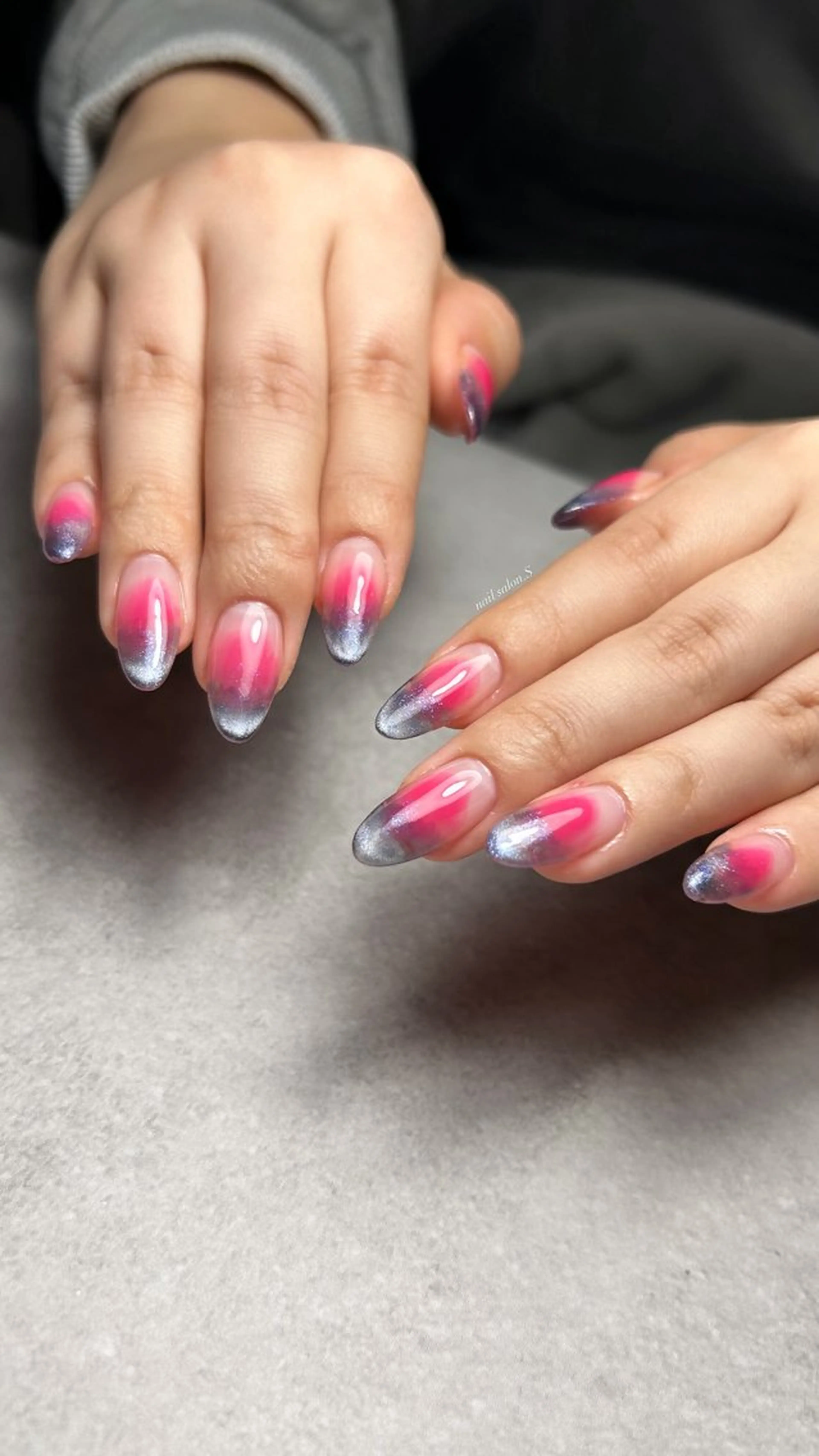 ネイル チークネイル ジェルネイル グラデーション 韓国ネイル ロングネイル ハンドネイル 関山 志乃のネイルデザイン