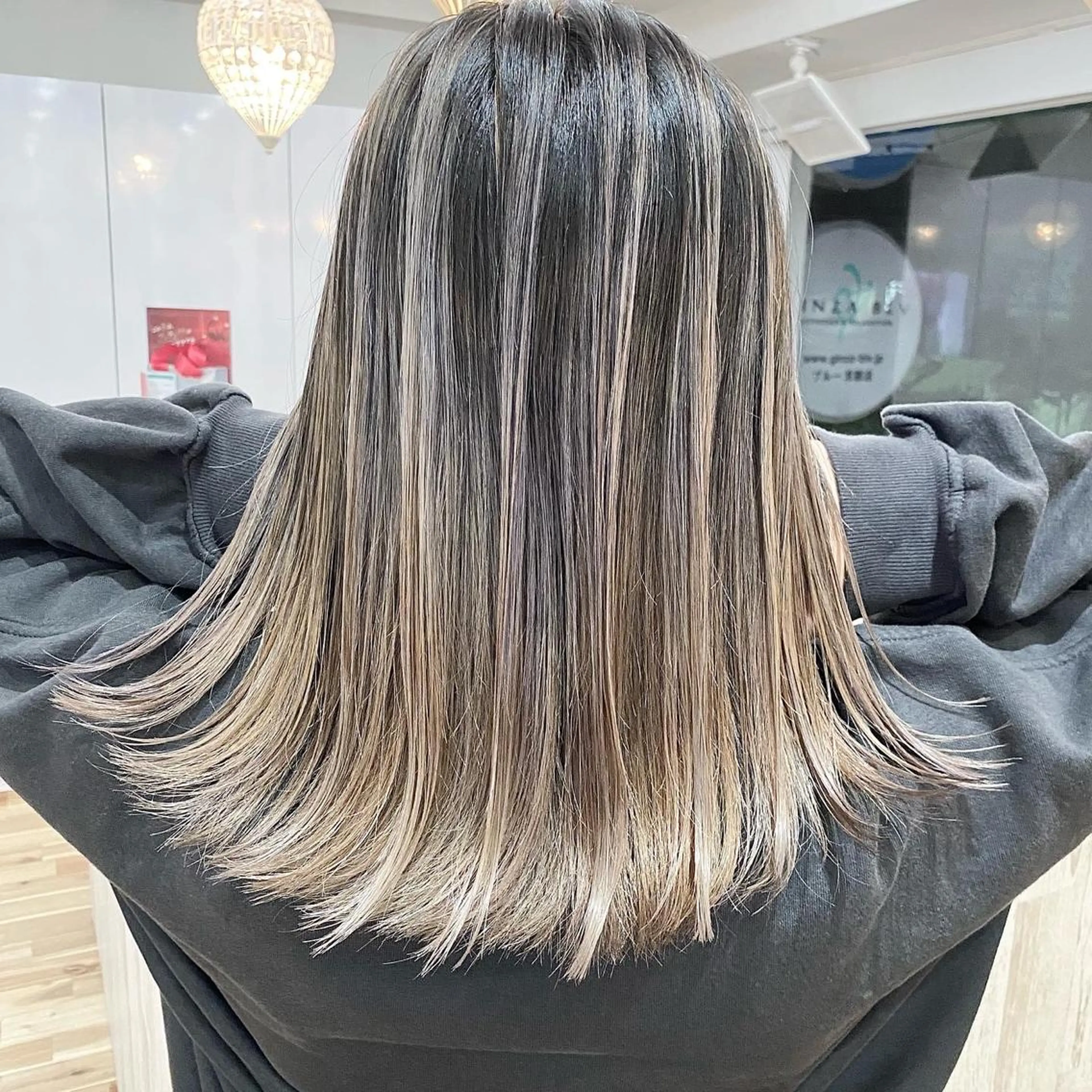 ミディアム カラー ヘアアレンジ カット ヘアカラー トリートメント 久米 治仁のヘアスタイル