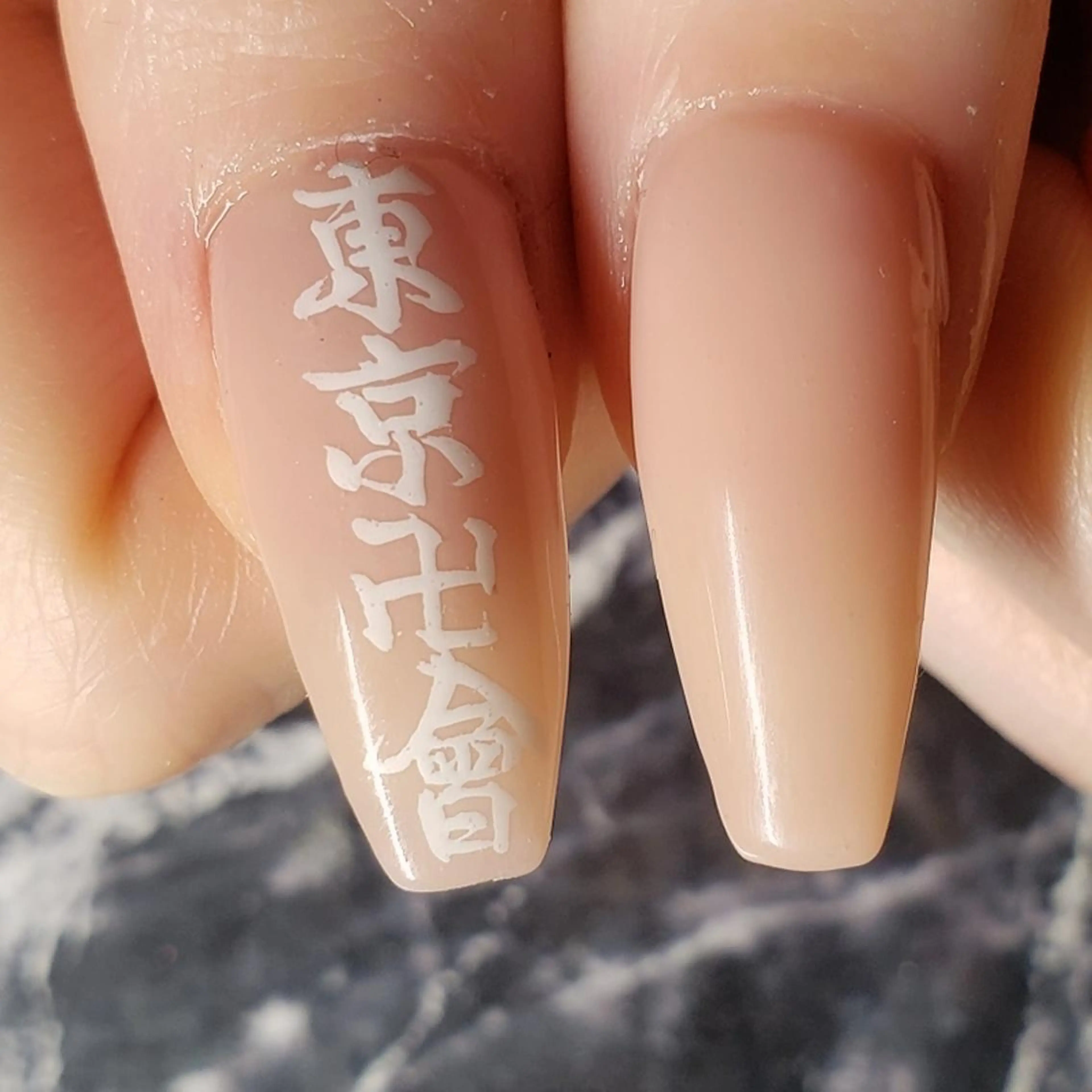 ミディアム ネイル ハンドネイル クロキ 。のネイルデザイン