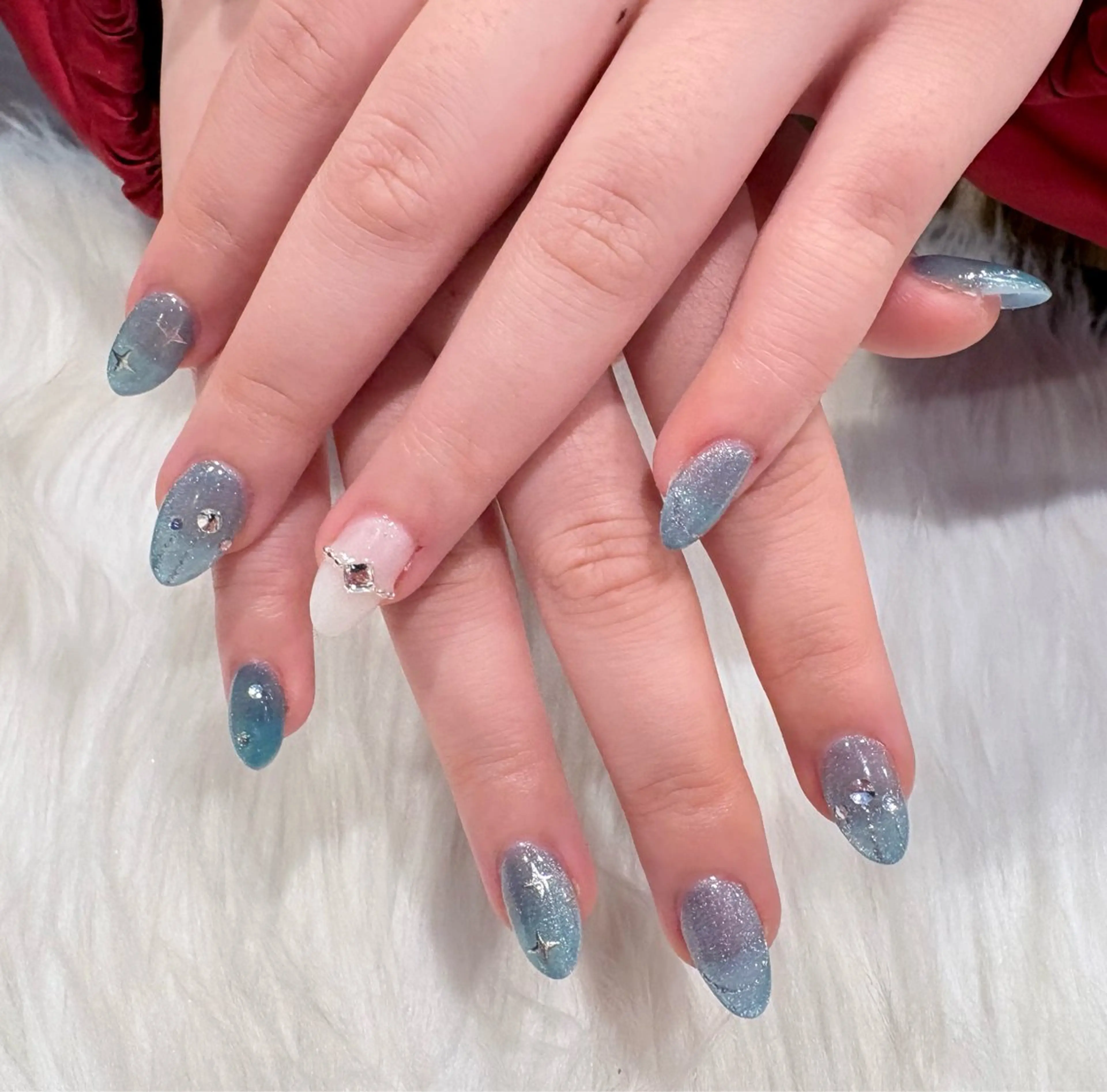 ネイル ストーンネイル Nobody_ Minのネイルデザイン