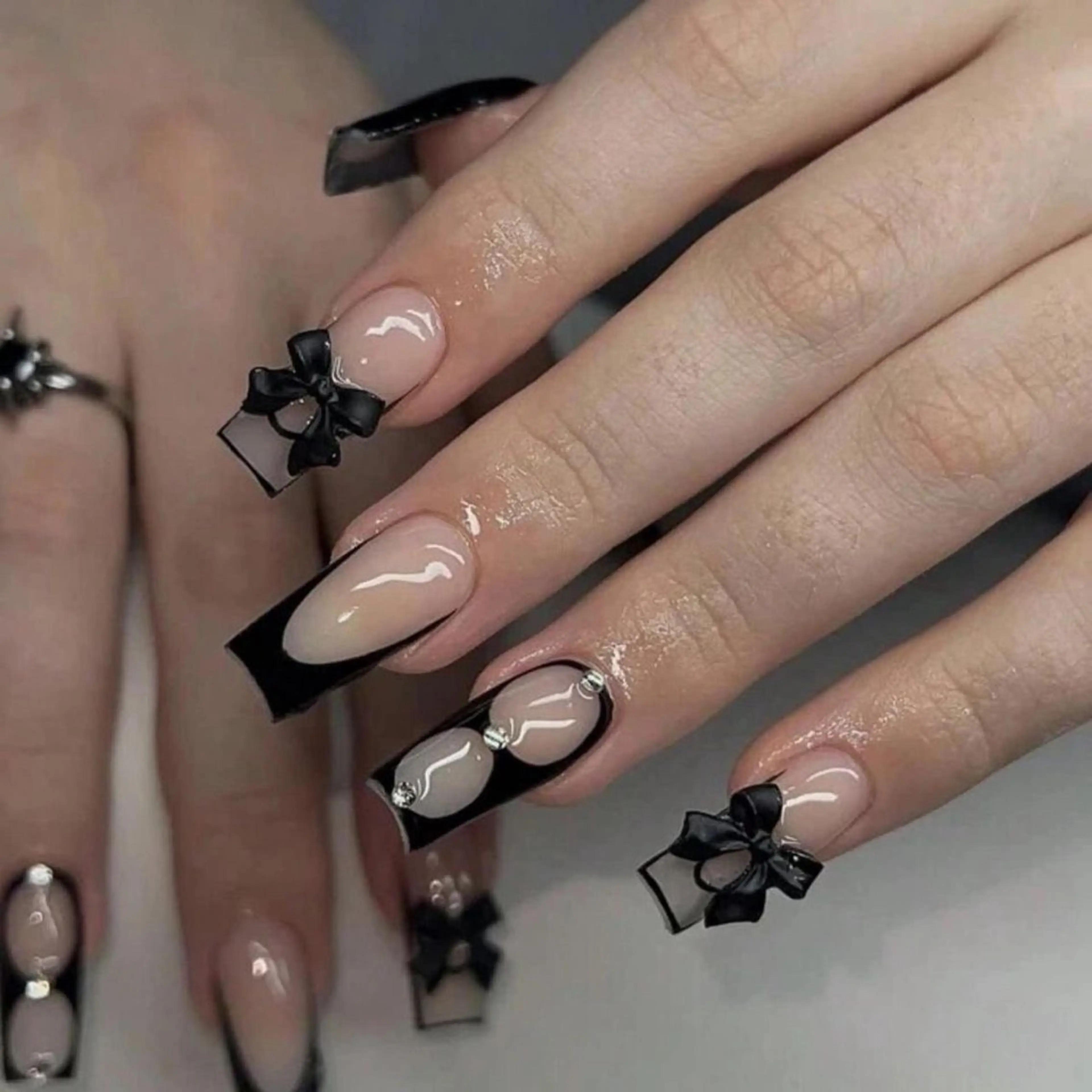 ネイル アートネイル 長さ出し ジェルネイル マグネットネイル ニュアンスネイル ハンドネイル Cloudy Chan Nailのネイルデザイン