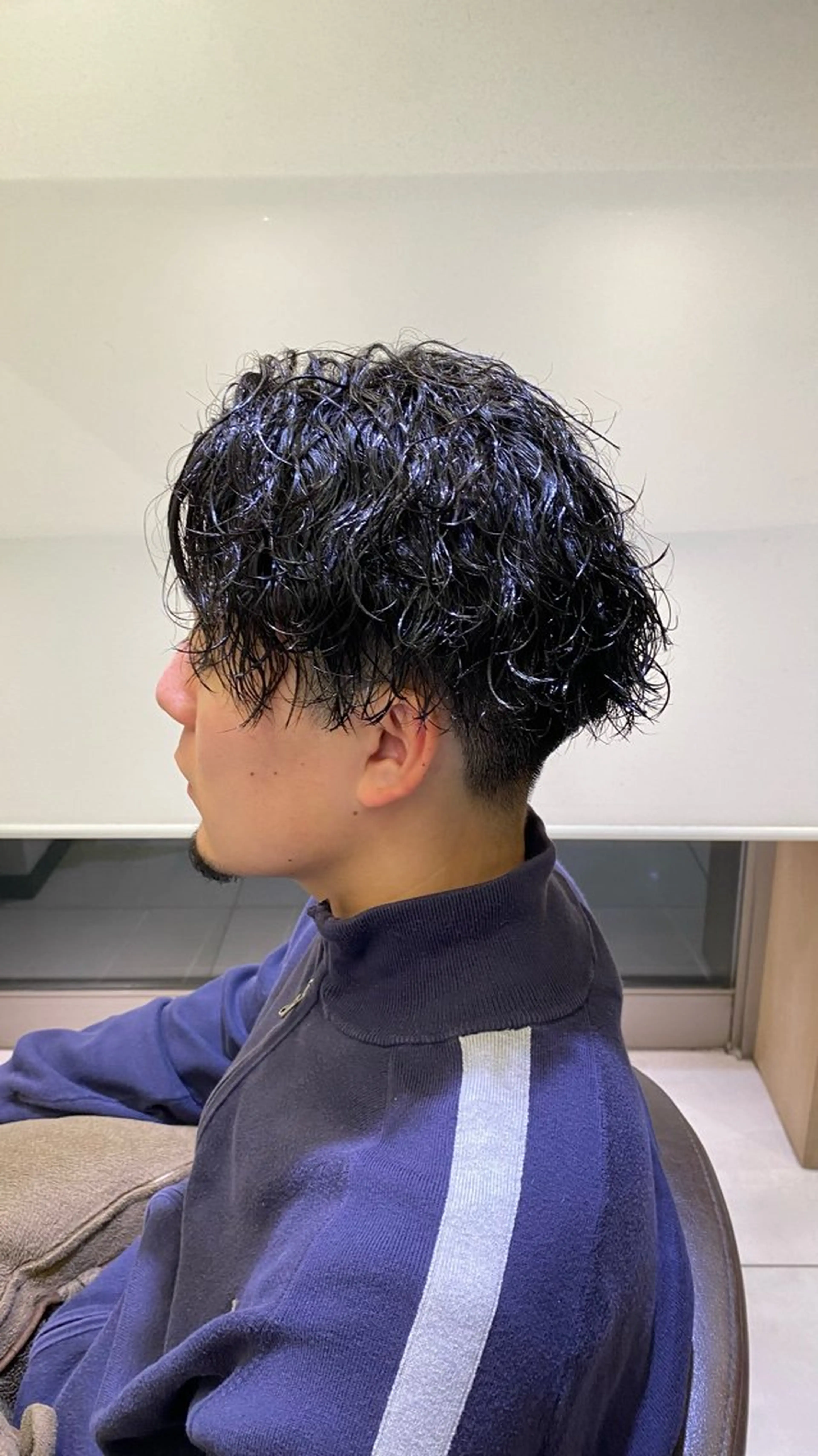 ショート パーマ メンズ メンズパーマ 波巻きパーマ earth南柏所属・野老 海音のヘアスタイル