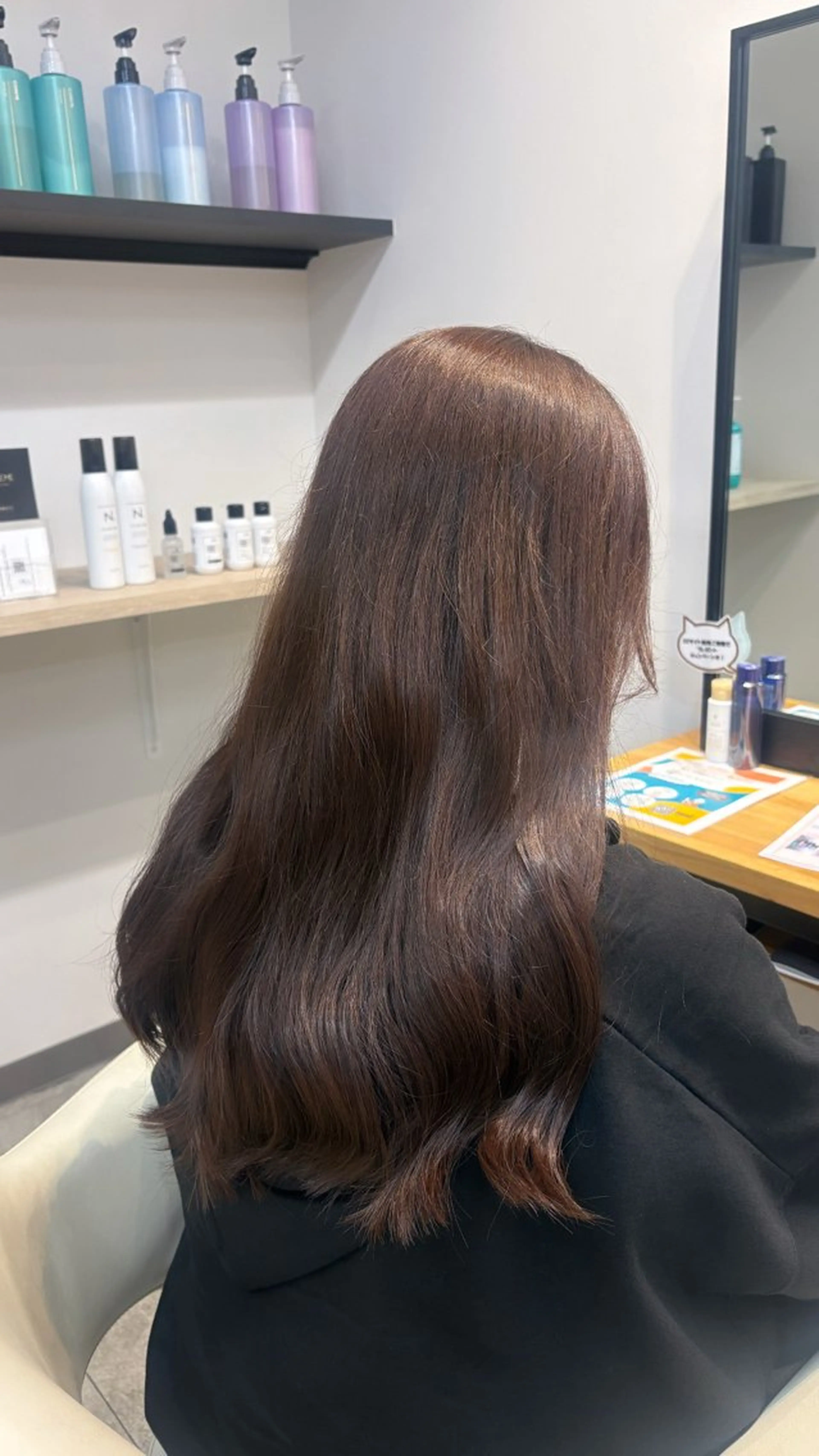 ロング チョコレートブラウン neaf 六本木店所属・六本木🫧ハイライト 望月彩音のヘアスタイル