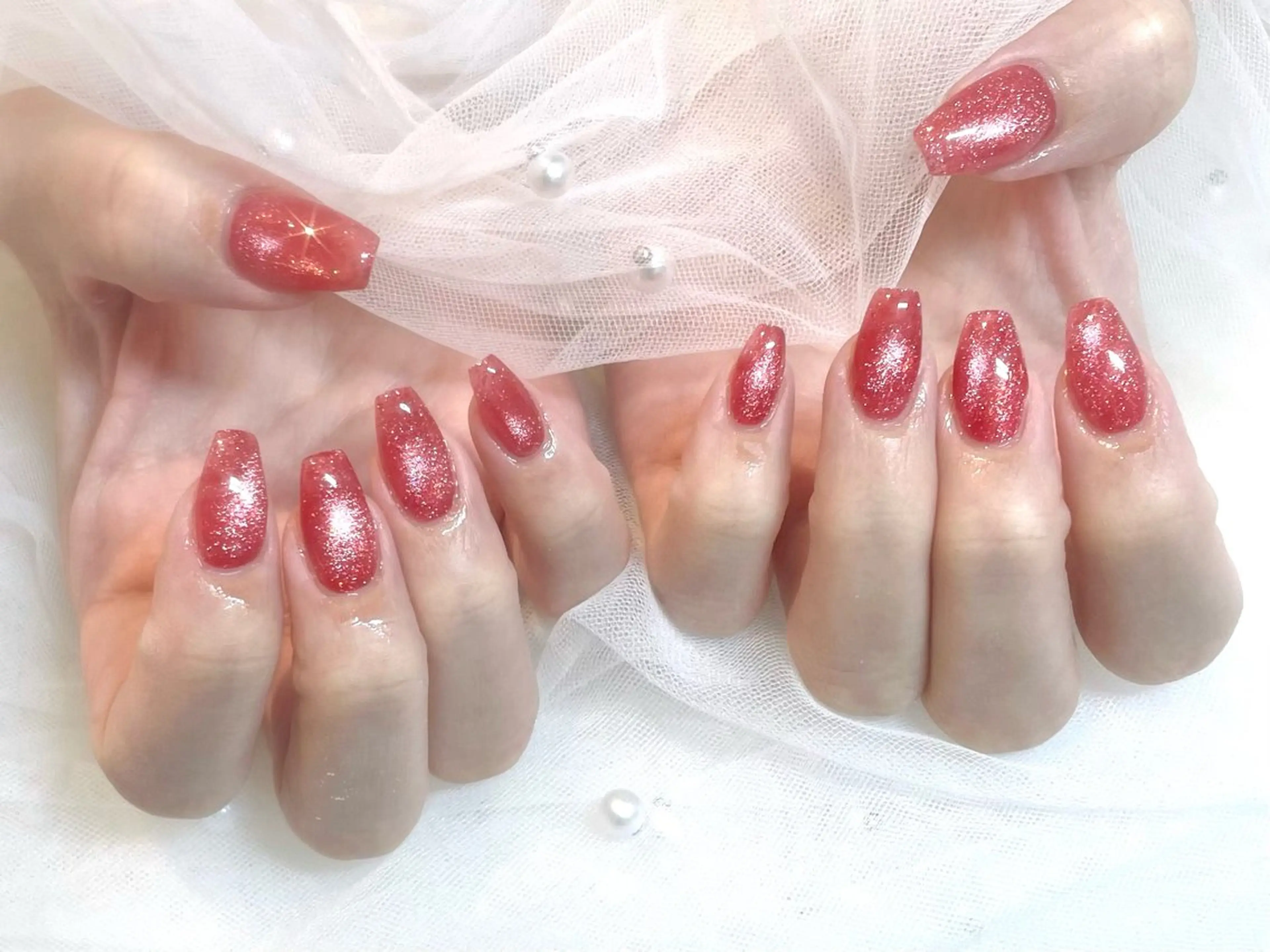 ネイル フラッシュネイル ジェルネイル マグネットネイル 赤色 ハンドネイル ANDY💫 KANONのネイルデザイン