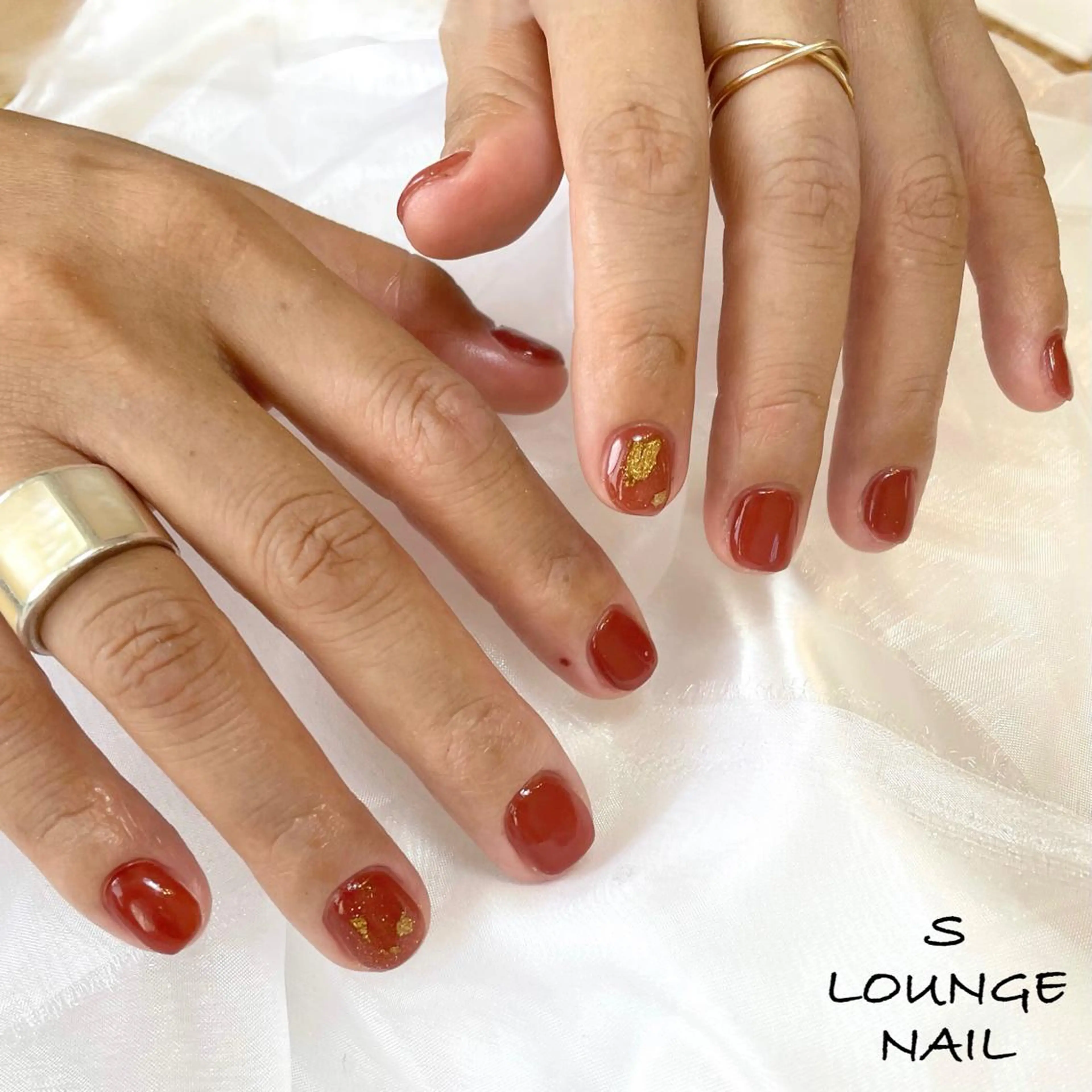 ネイル ゴールド ハンドネイル フットネイル S LOUNGE NAIL所属・パーツたくさん🍓 SUMIのネイルデザイン