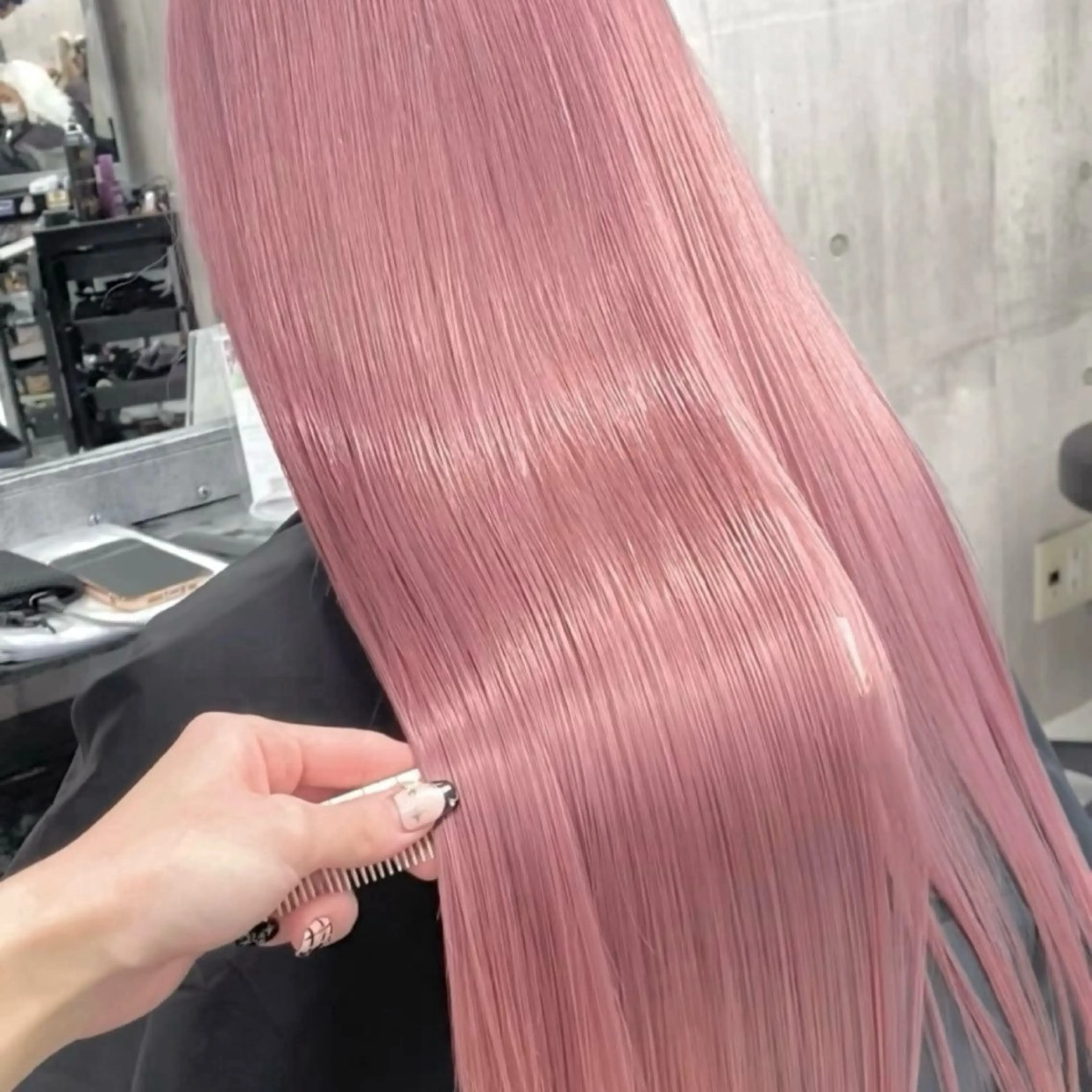 ロング ヘアカラー トリートメント 🩶 ピンクカラー/ ブロンド🩶くるみのヘアスタイル