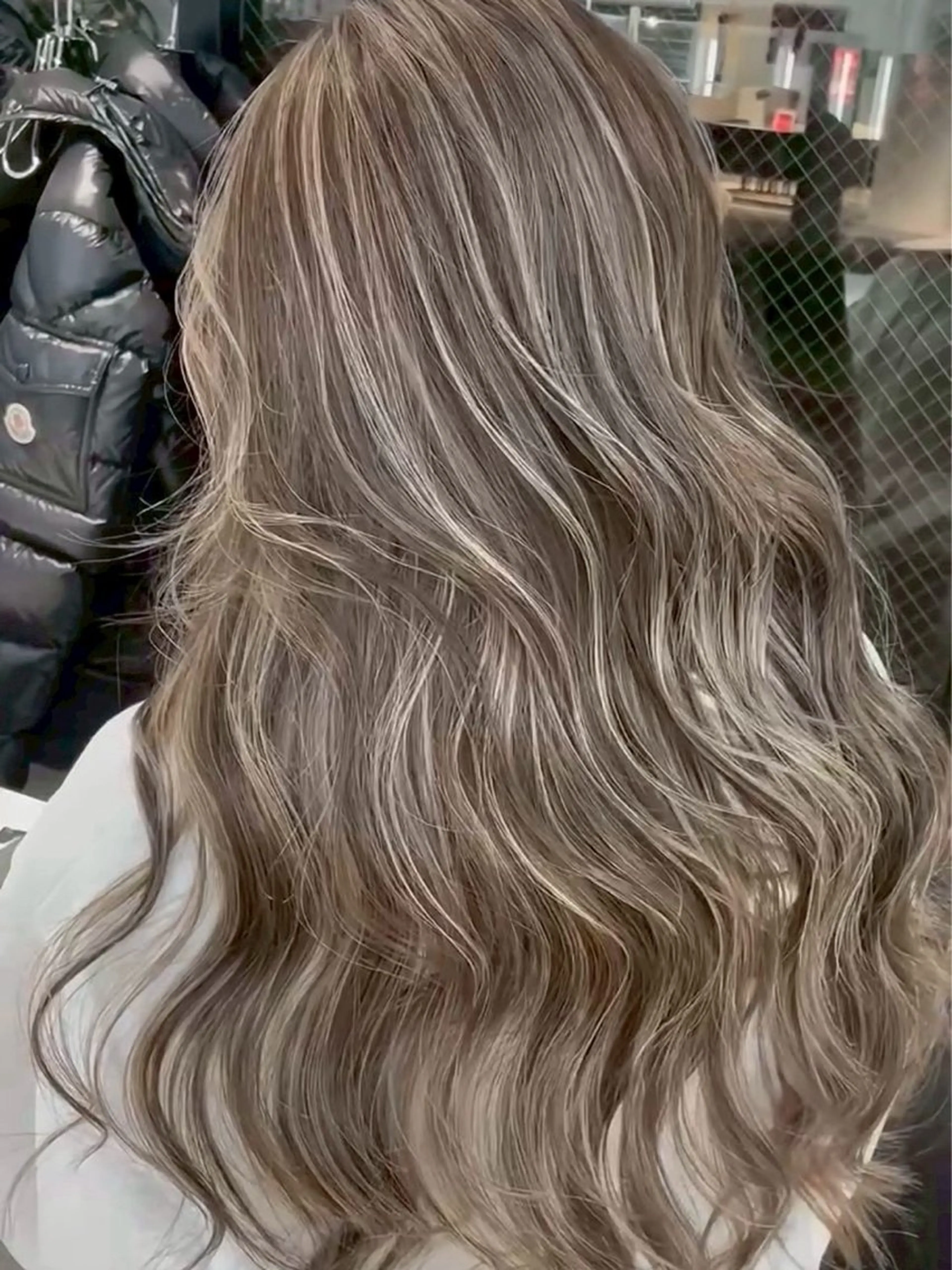 ロング ヘアカラー 大人の海外ハイライト coconoのヘアスタイル