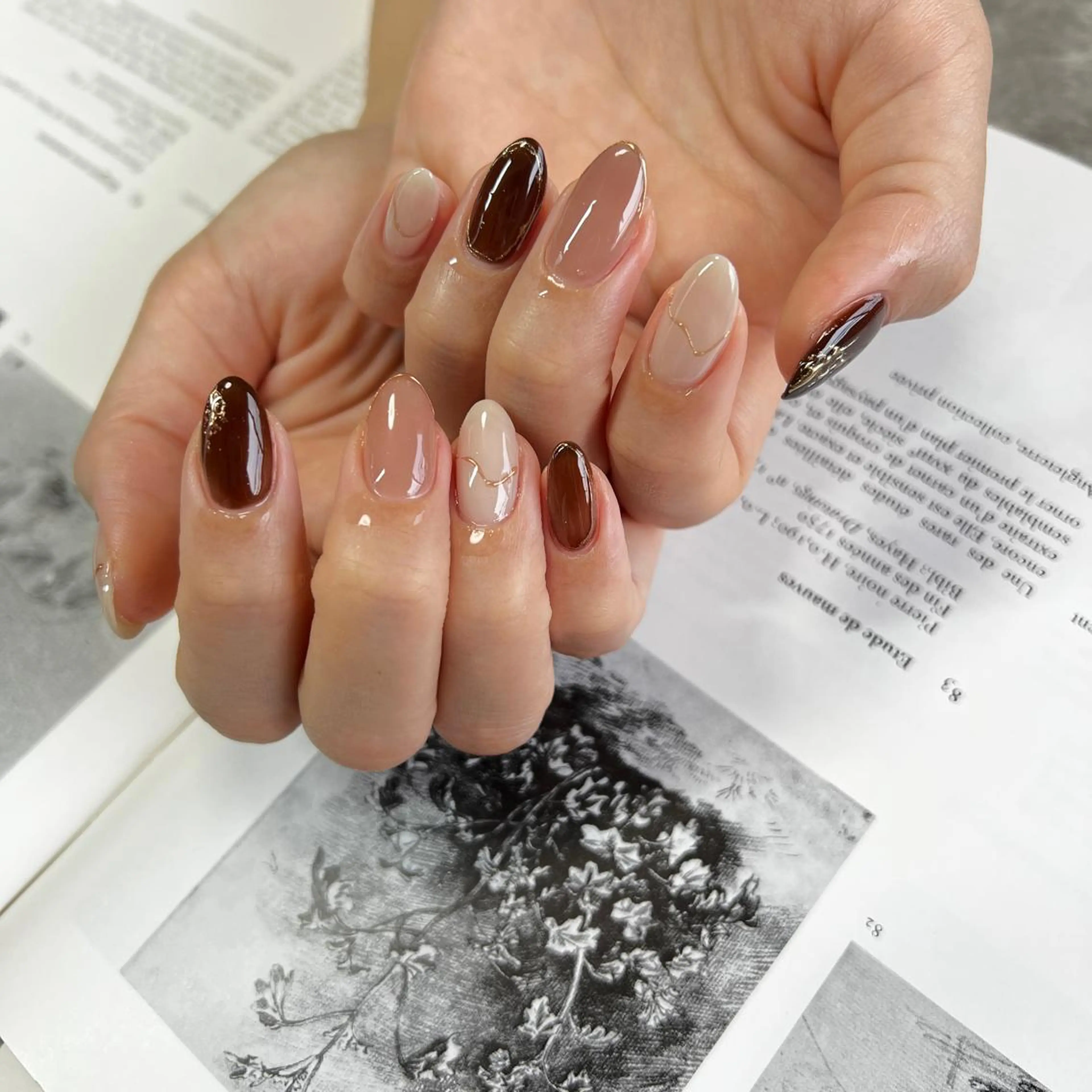 ネイル 黒葛原 めぐみのネイルデザイン