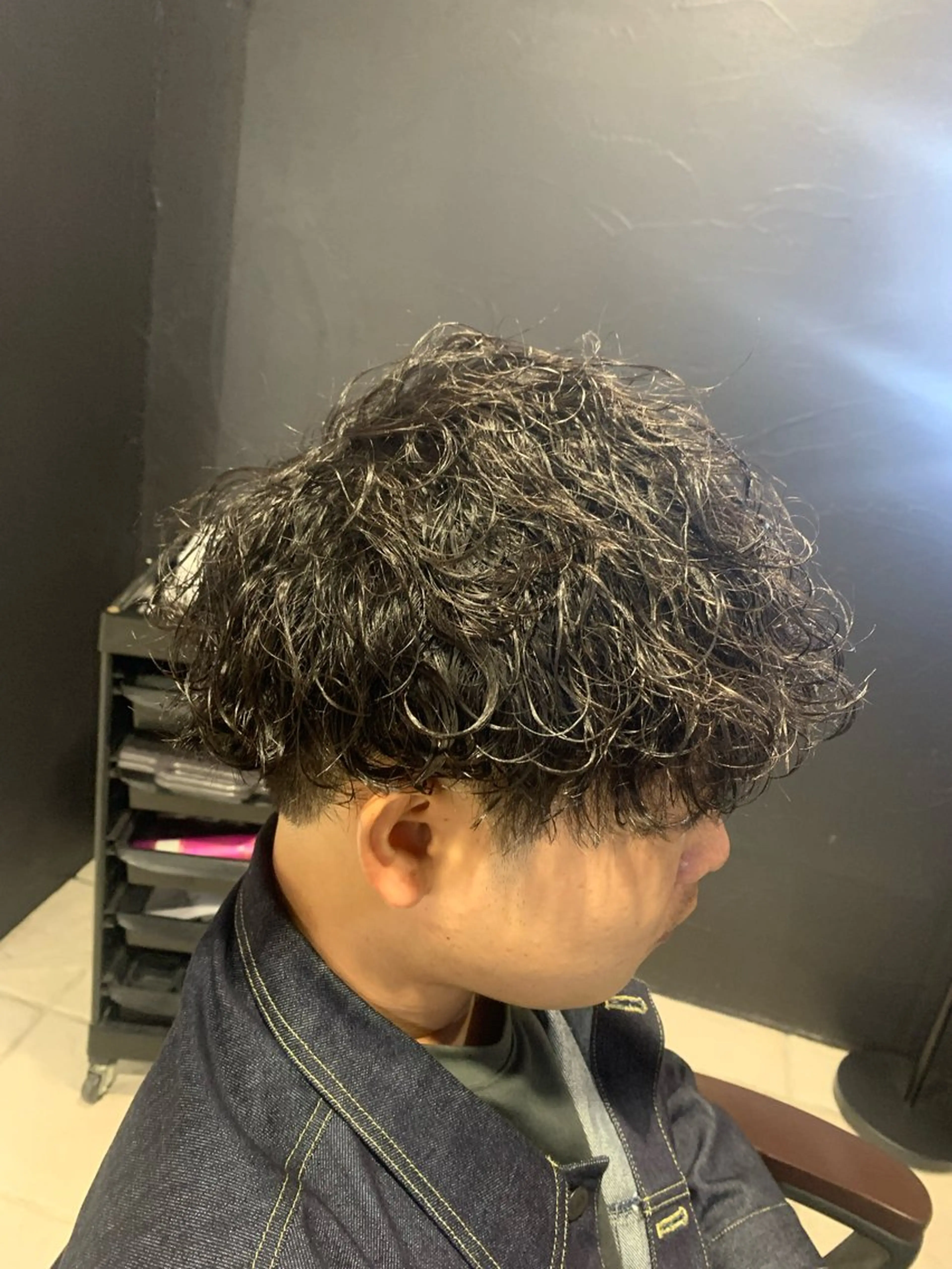 ミディアム メンズ ミディアムパーマ メンズパーマ 波巻きパーマ メンズパーマ/難波/ 心斎橋　室園亮佑のヘアスタイル