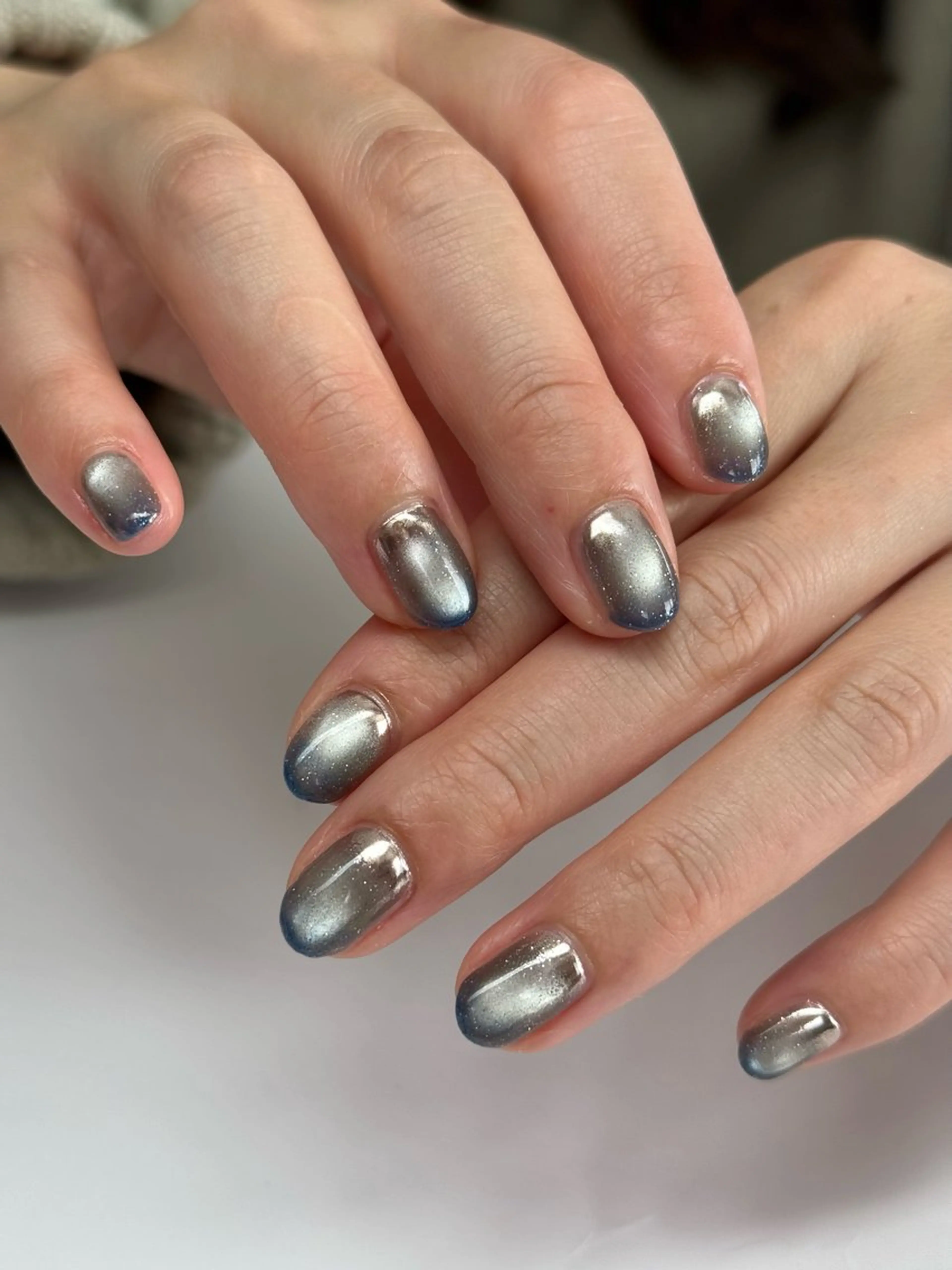 ネイル アートネイル グラデーション マグネットネイル ミラーネイル 冬ネイル 【 enn 】 Uzuka Yukaのネイルデザイン