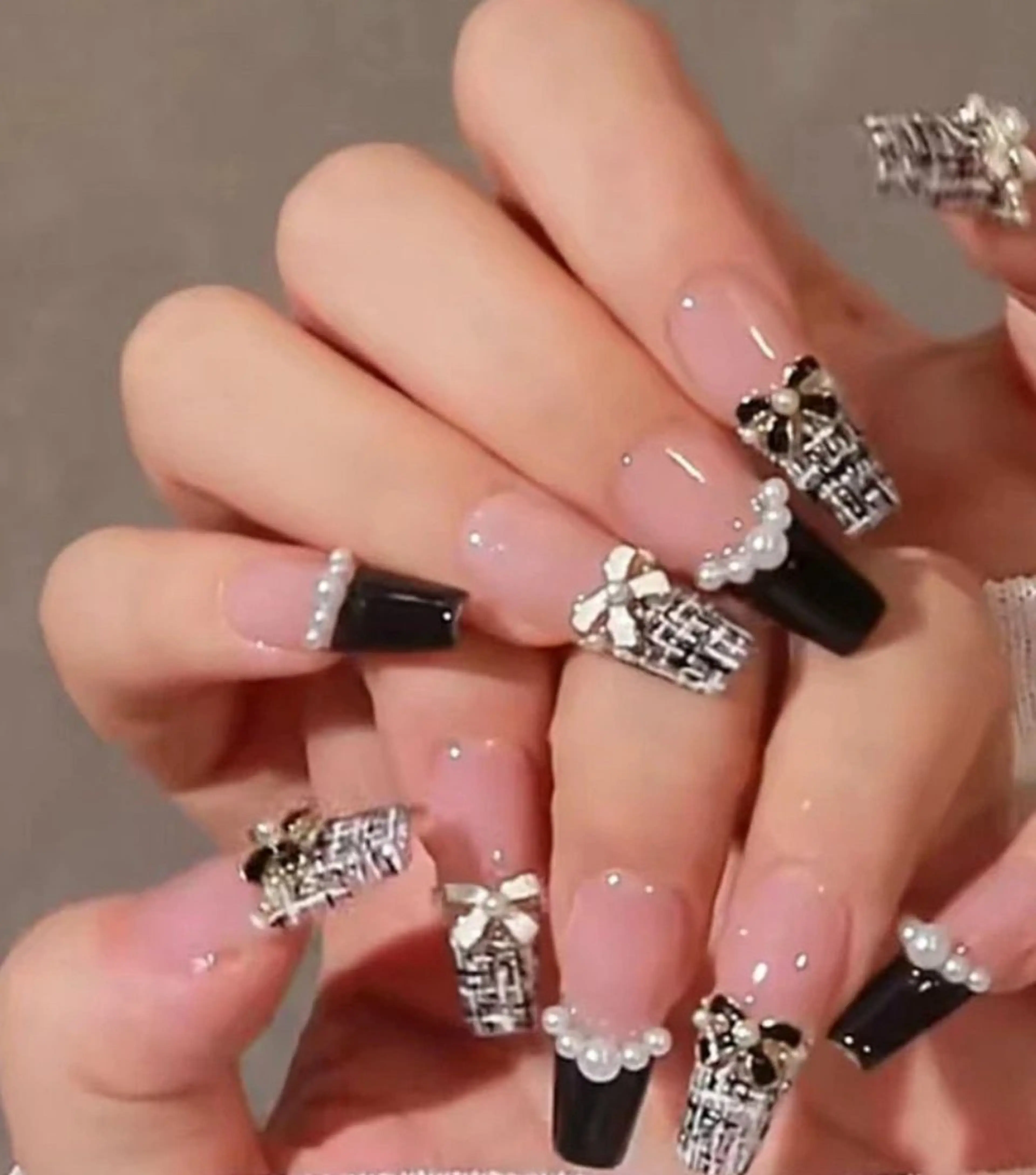 ネイル Queen Nail 　クイーンネイルのネイルデザイン