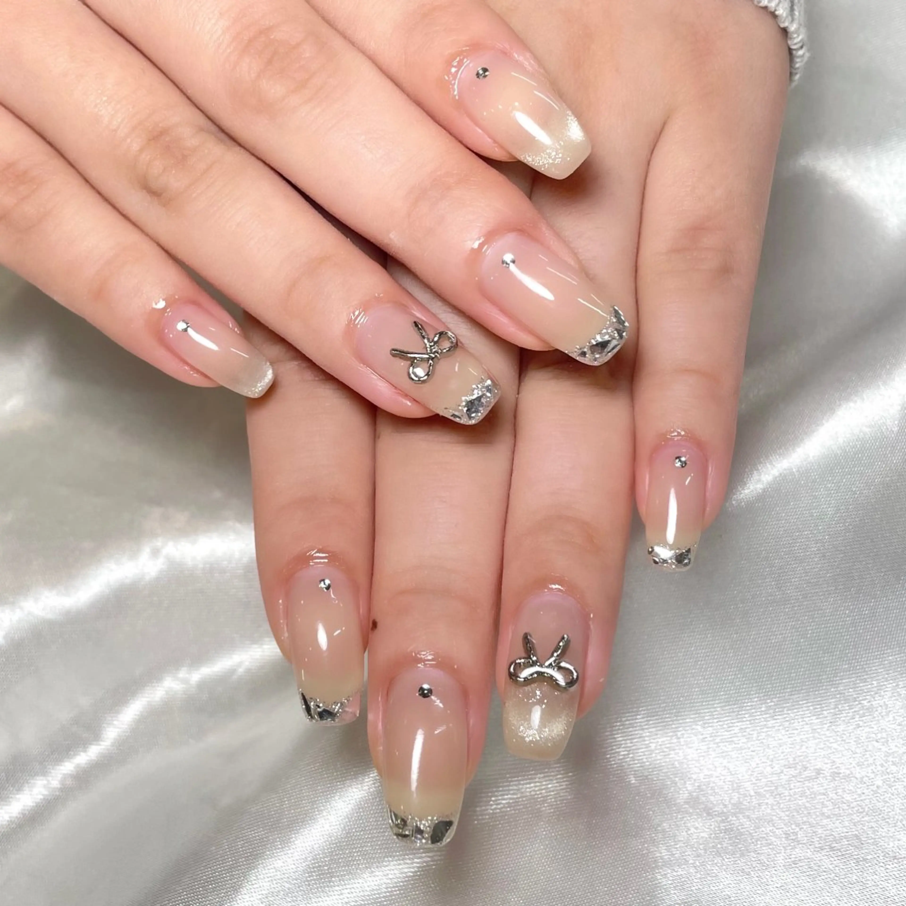 ネイル フレンチネイル ガラスフレンチ シンプルネイル ハンドネイル SoLuna MIZUHOのネイルデザイン