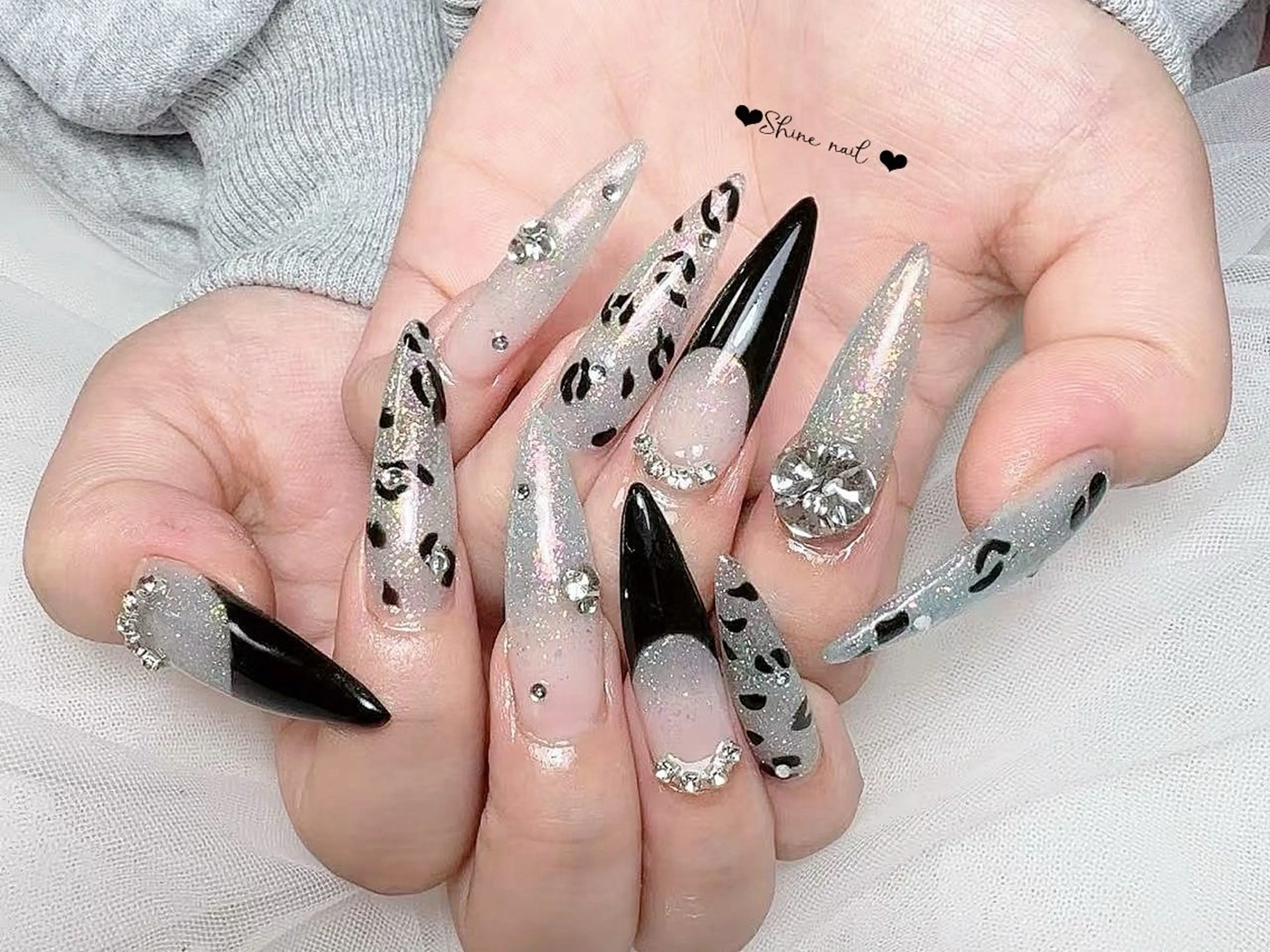 ネイル 〜Shine Nail〜【サイナネイル】パラジェル／ 長さだし／持ち込み／ワンホン／フィルイン所属・サイナ🎀 長さだし&デザインのネイルデザイン