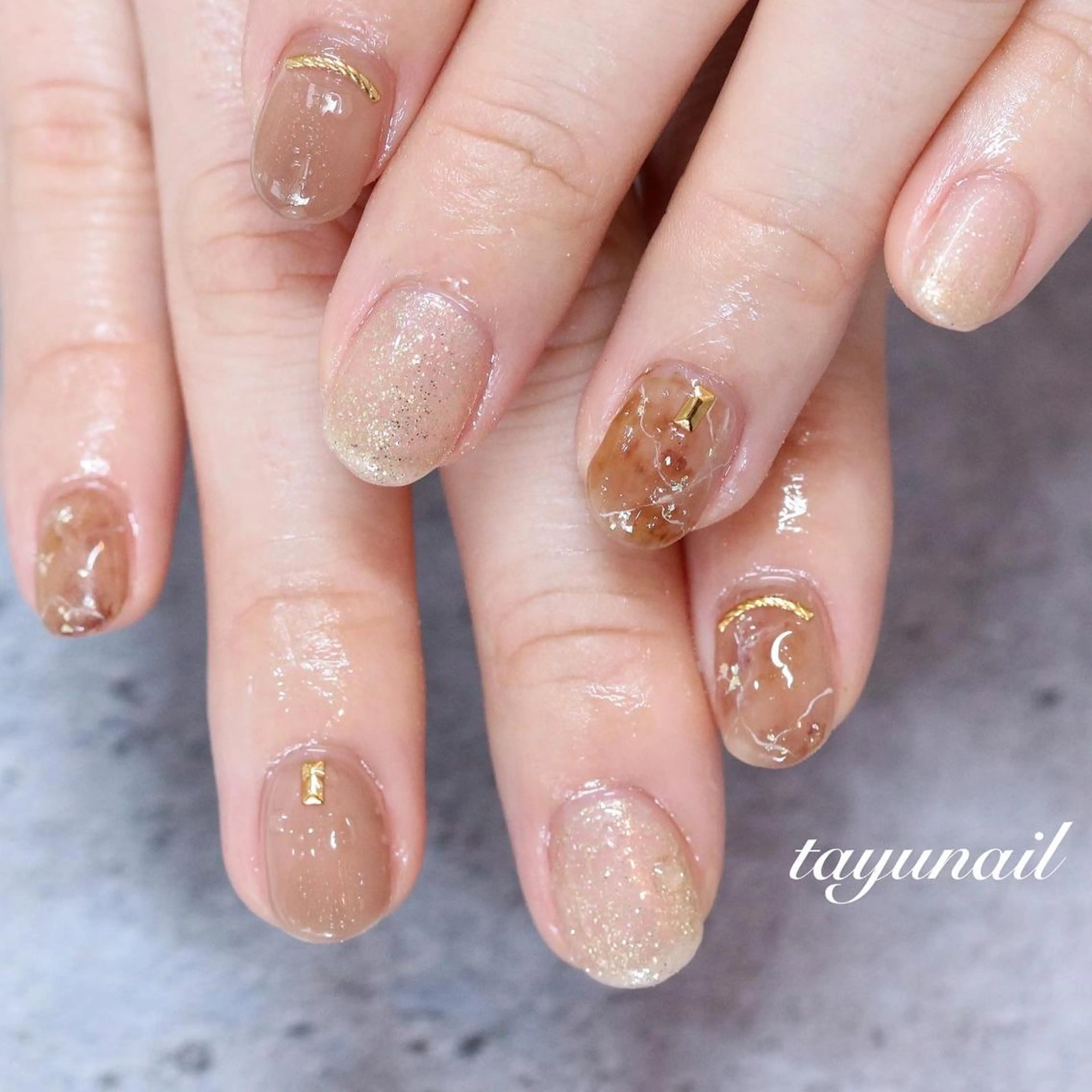 ネイル ジェルネイル キラキラネイル 持ち込み ニュアンスネイル パラジェル ネイルサロン・ネイルスクール　たゆnail所属・ネイルサロン 【たゆnail】のネイルデザイン