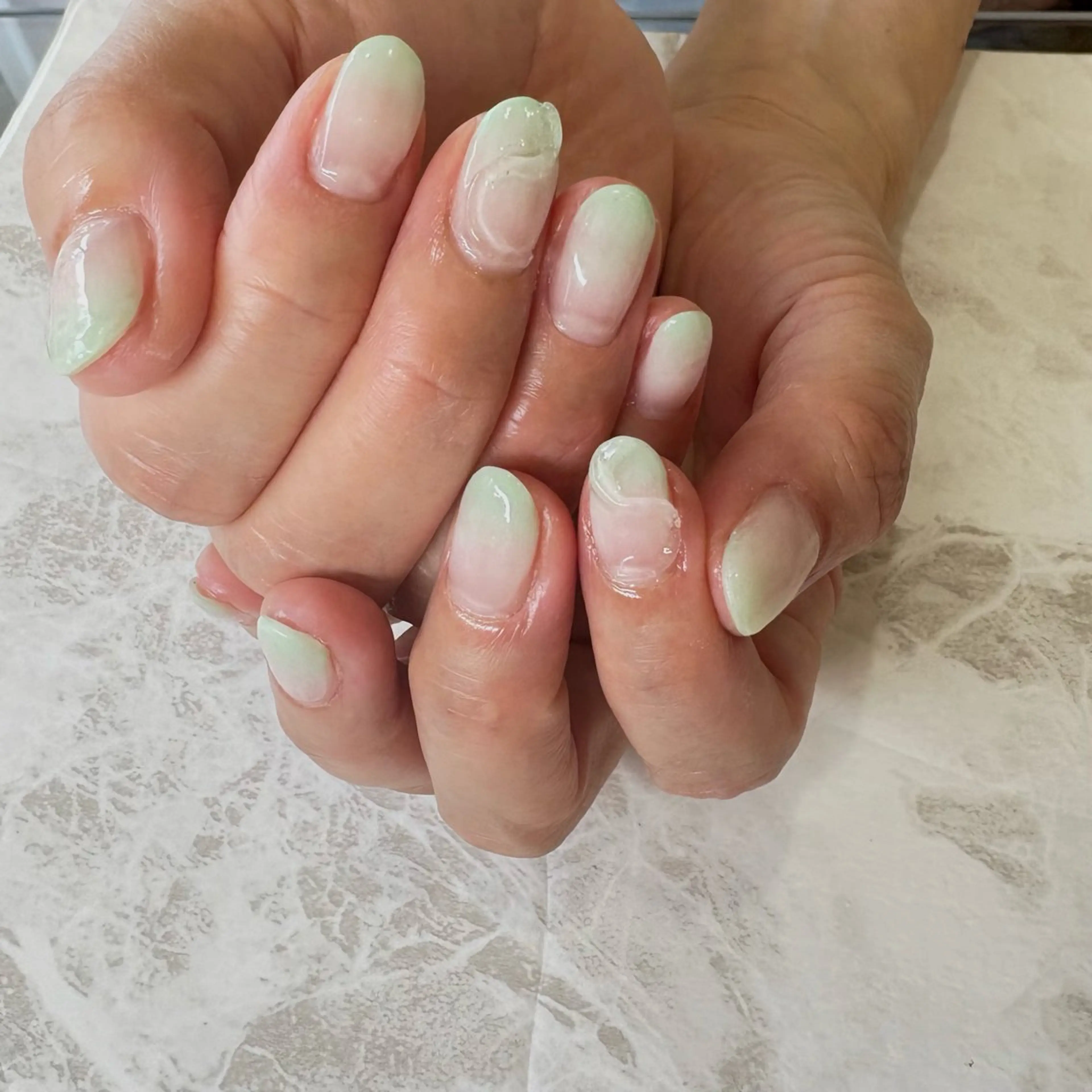 ミディアム ハンドネイル 諌山 順恵のネイルデザイン