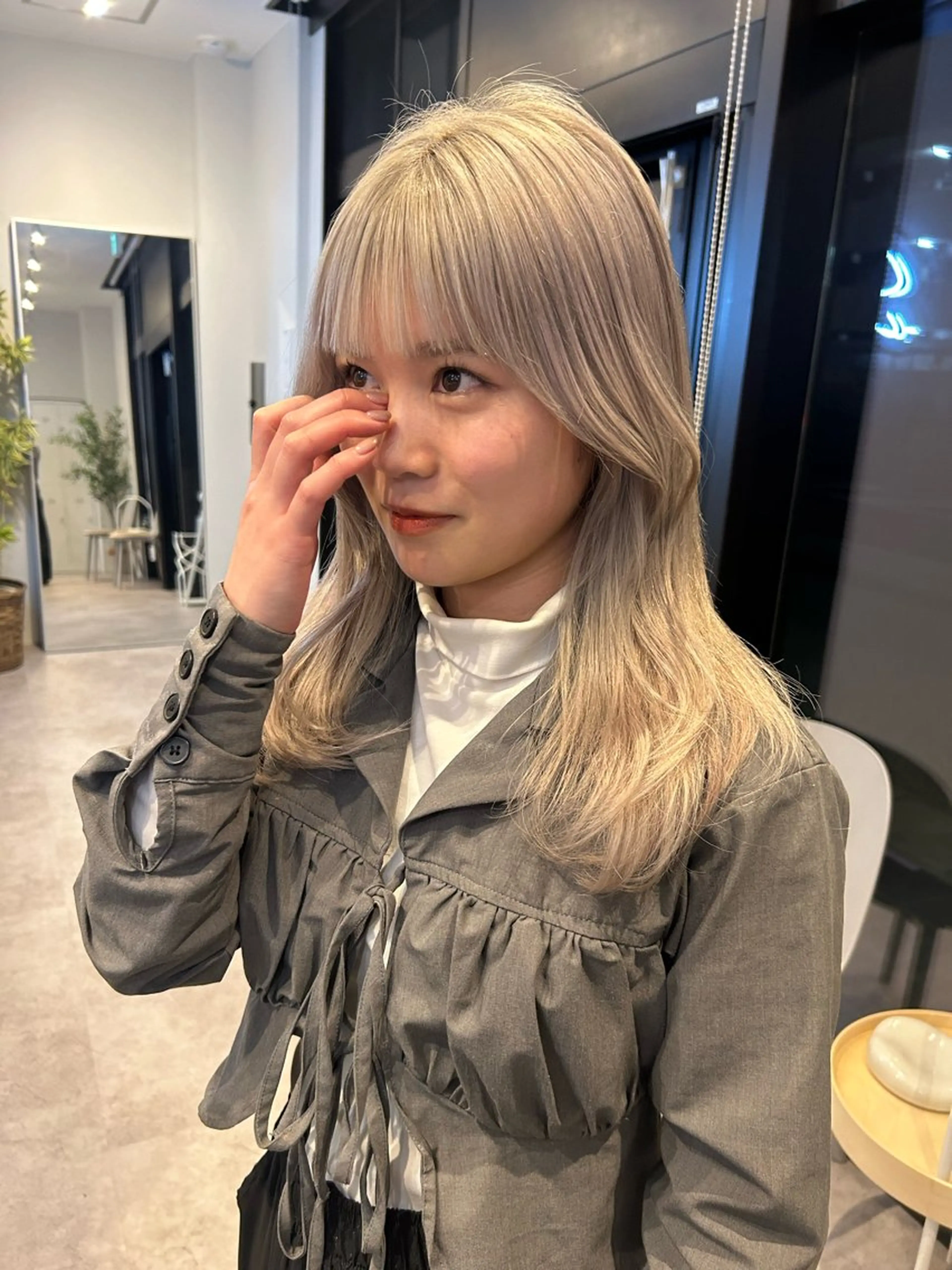 カラー ハイトーンカラー SOYON豊田市駅店所属・SOYON豊田市駅店 MIYUのヘアスタイル