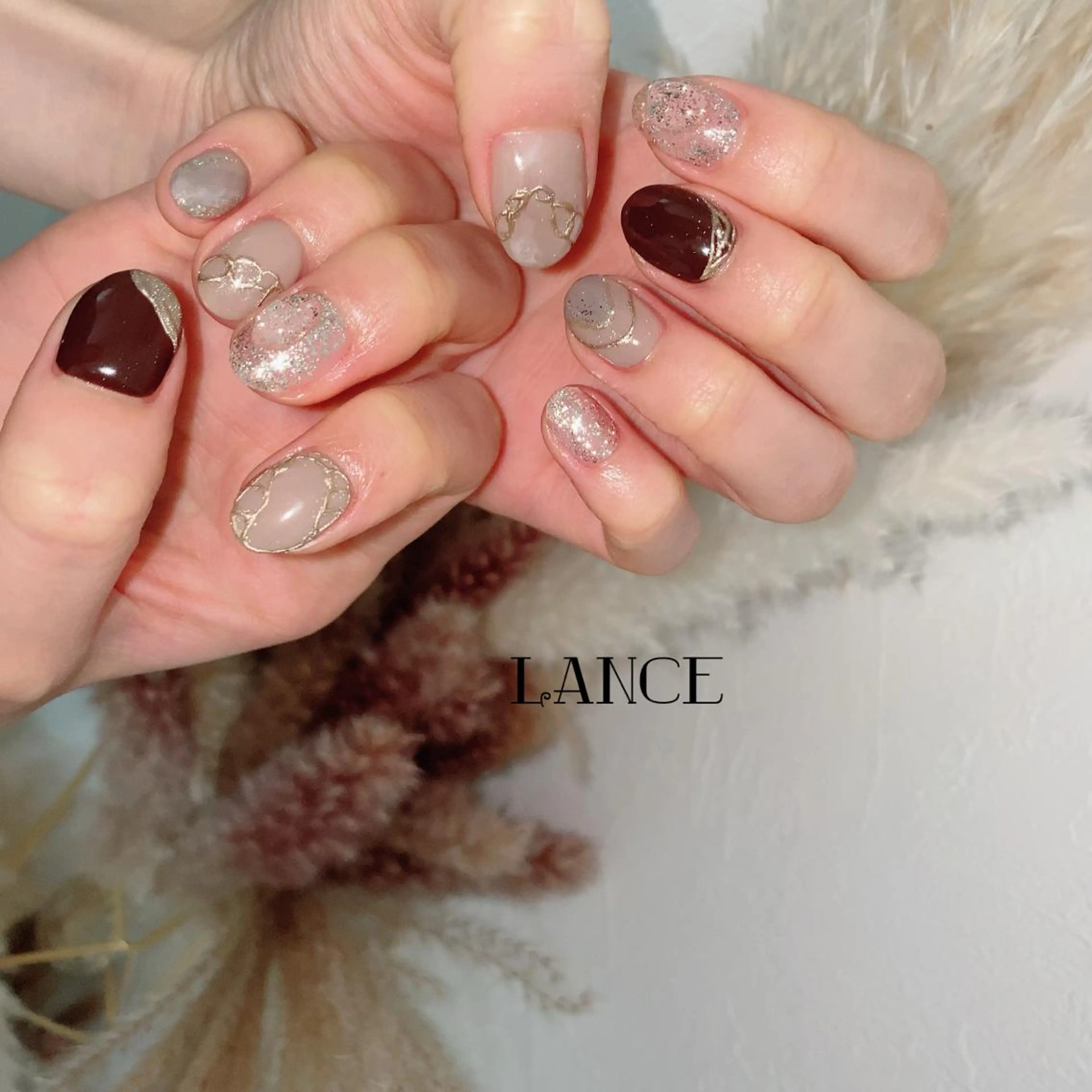 ミディアム ネイル オーロラネイル フレンチネイル ワンホンネイル 冬ネイル ハンドネイル Lance nailのネイルデザイン