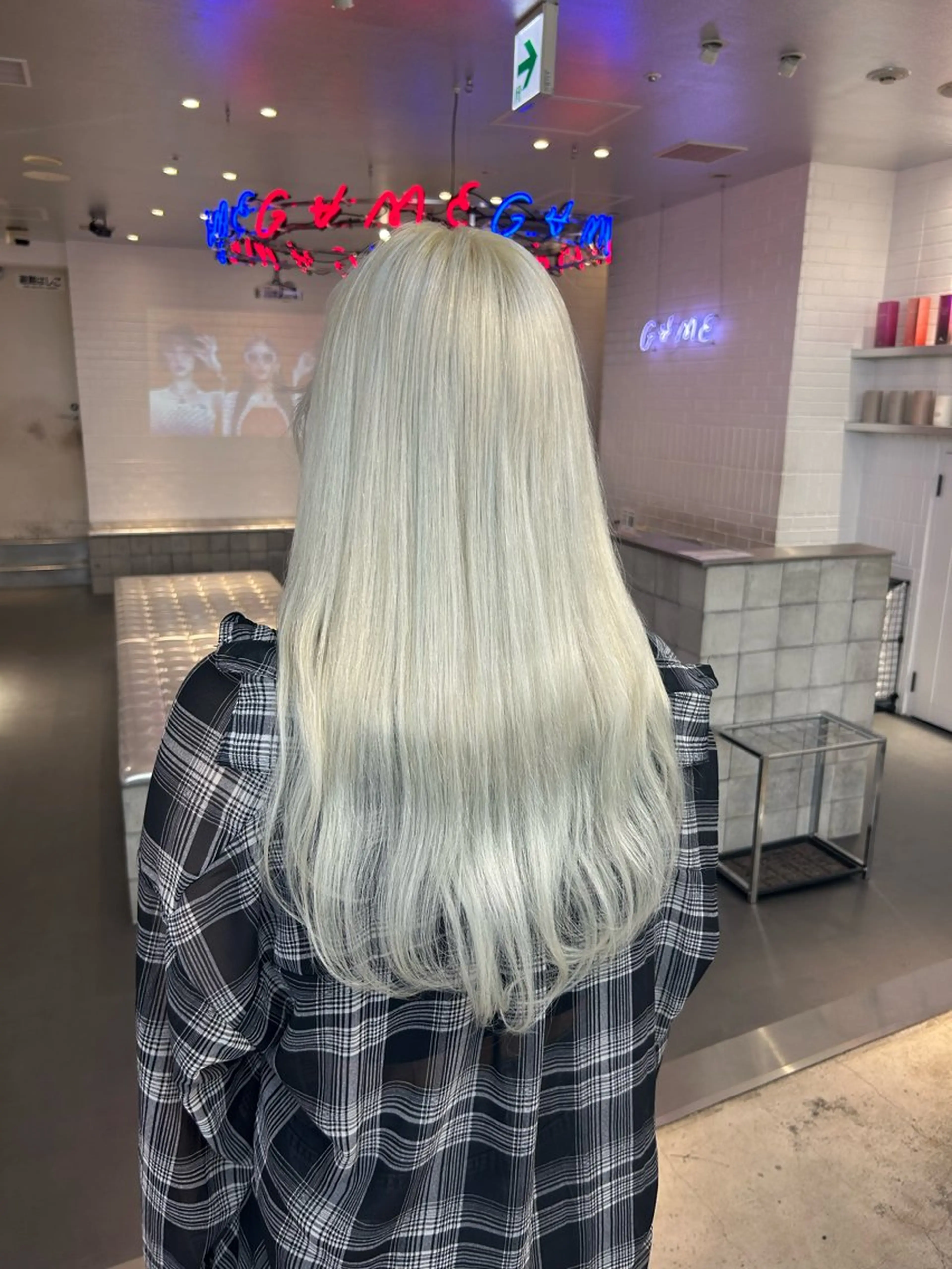 ミディアム ミディアムパーマ ボブ エクステ 外国人風カラー 卒業式のヘアスタイル MiRI💜地毛級 エクステ✖似合わせ技のヘアスタイル