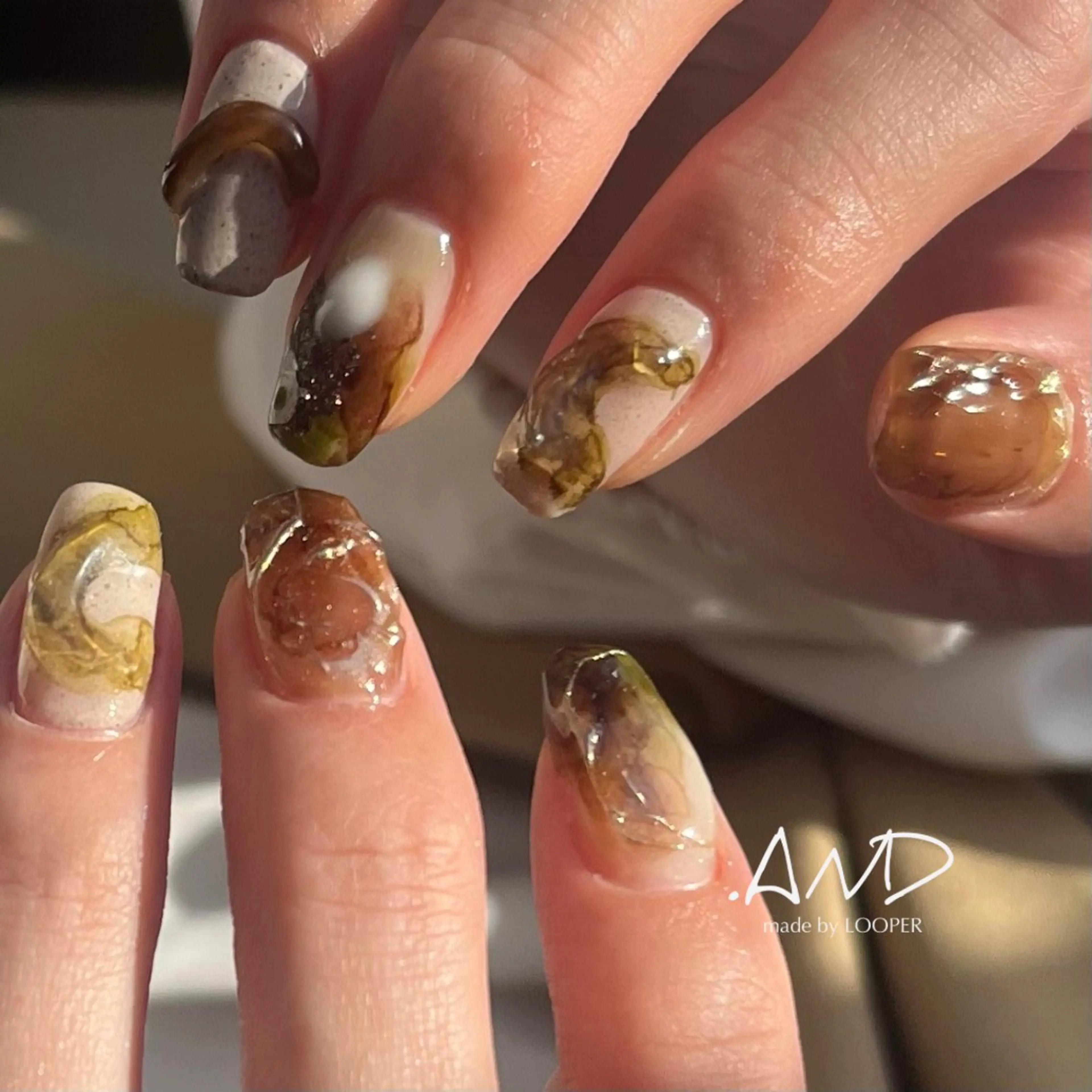 ネイル アートネイル ニュアンスネイル ハンドネイル LOOPER所属・mzh ...のネイルデザイン