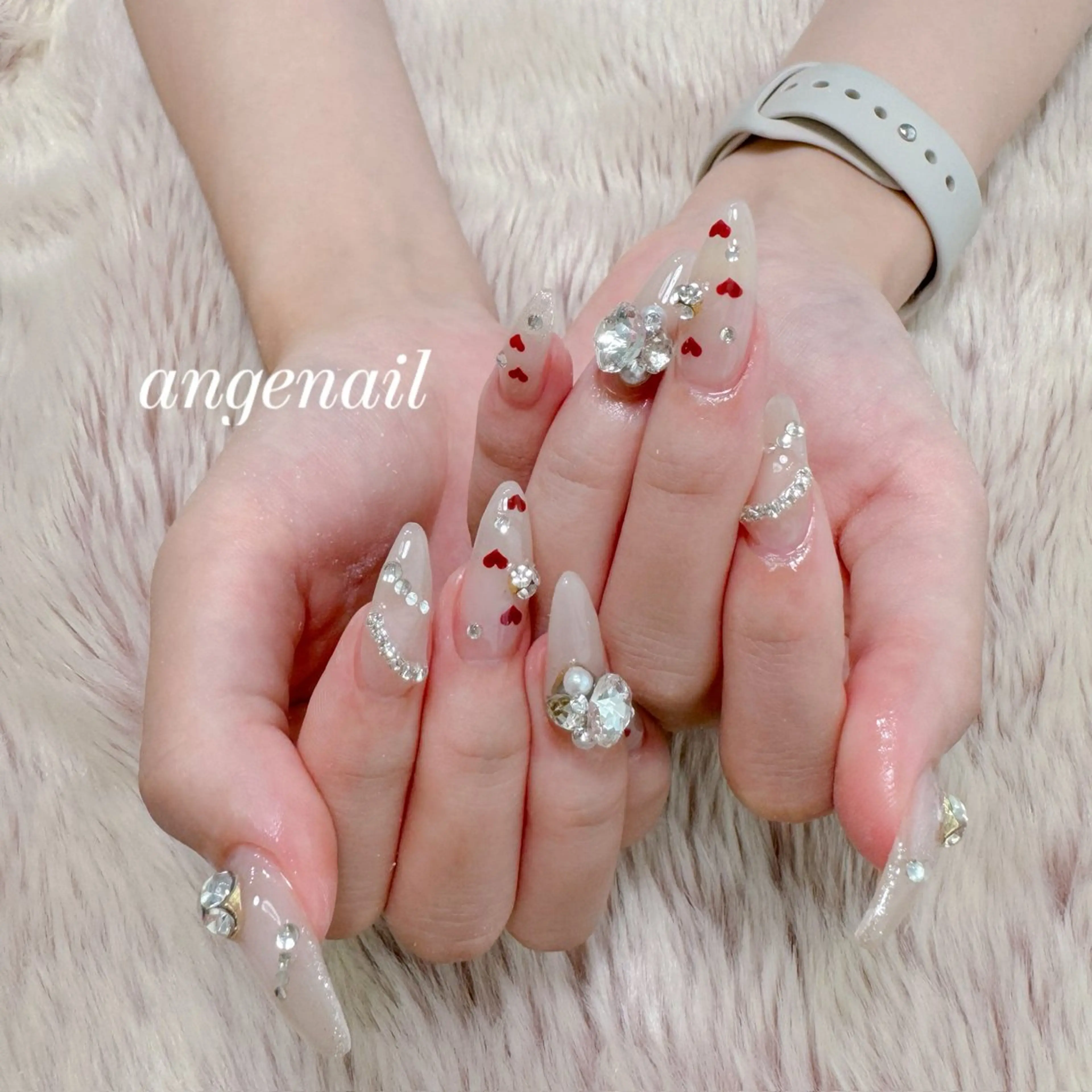 ネイル ハンドネイル オーナーネイリスト MAKIのネイルデザイン