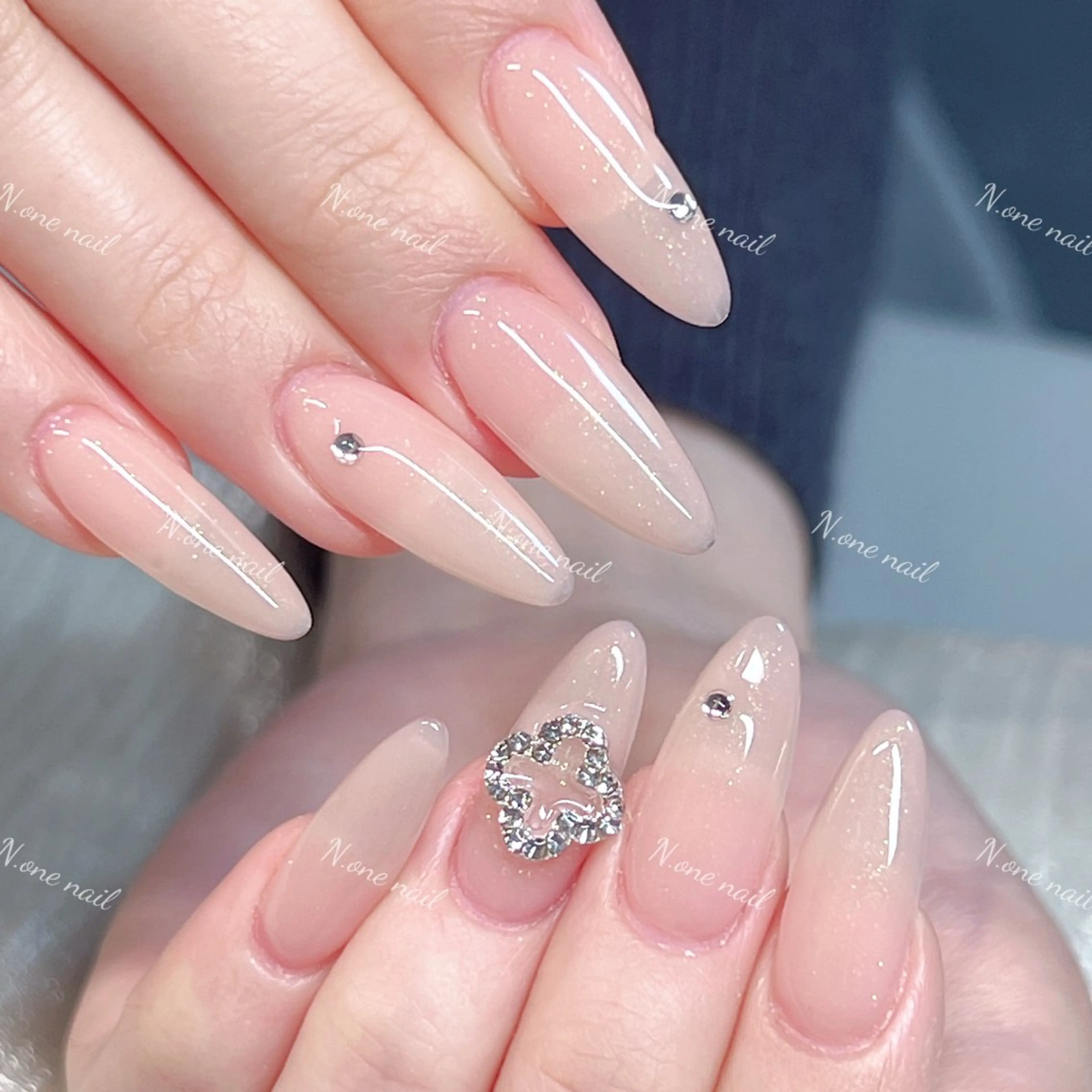 ネイル オーロラネイル フレンチネイル マグネットネイル ミラーネイル オフィスネイル N.one Miya🎀のネイルデザイン