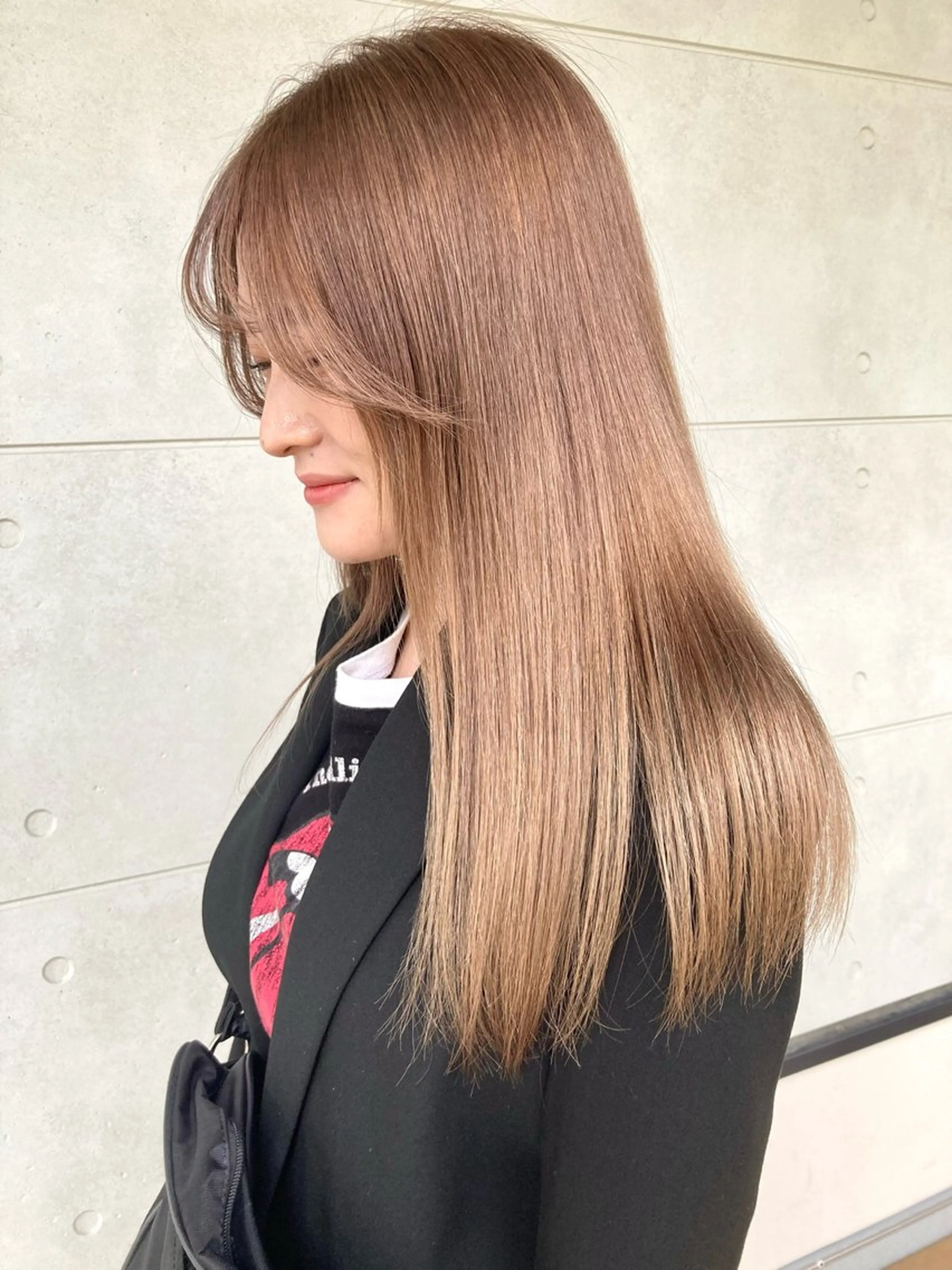 ロング ウルフカット/ ハイトーン/作山葵のヘアスタイル