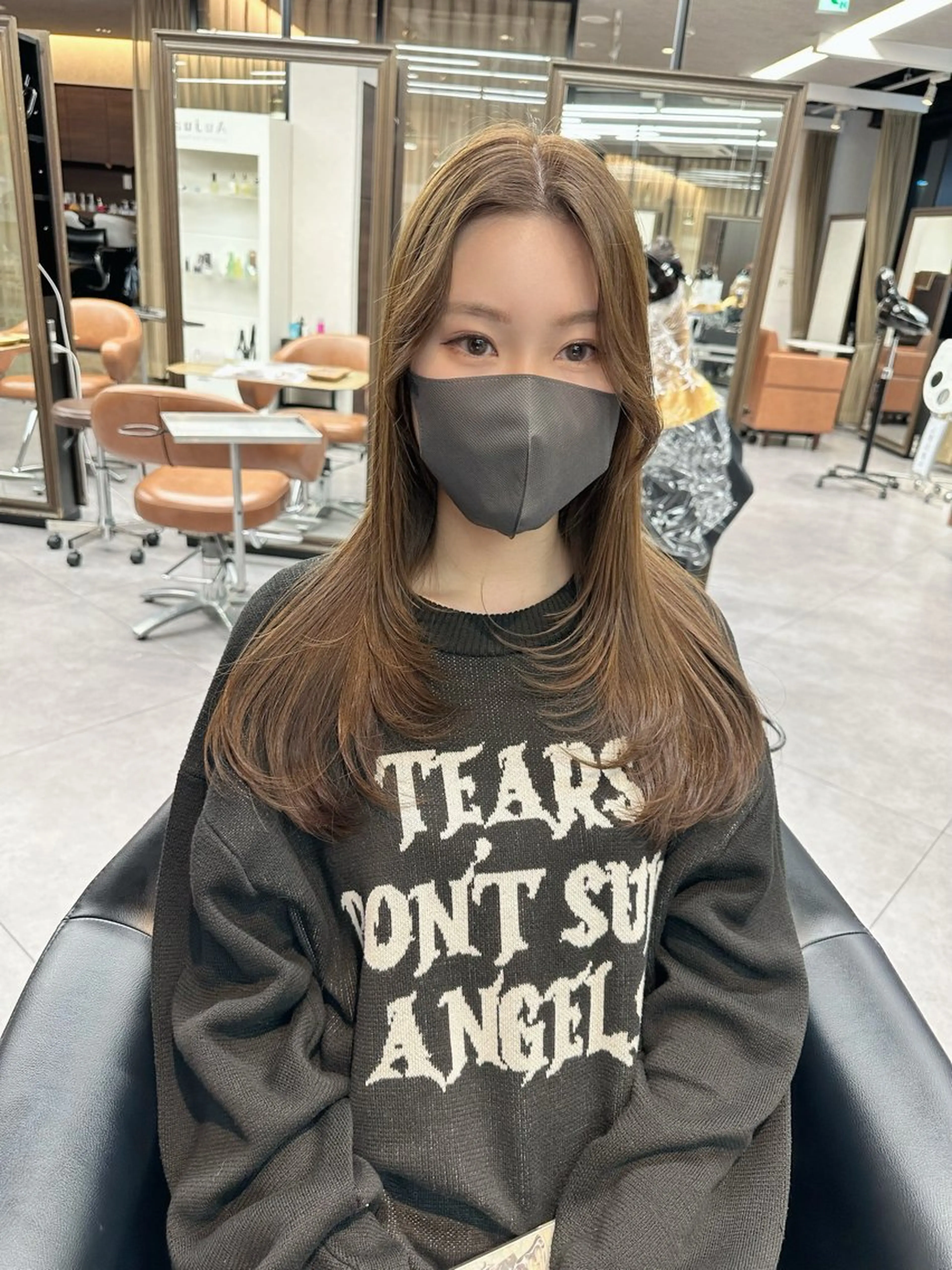 ロング カラー ウルフとハイトーン みっちー✂️のヘアスタイル