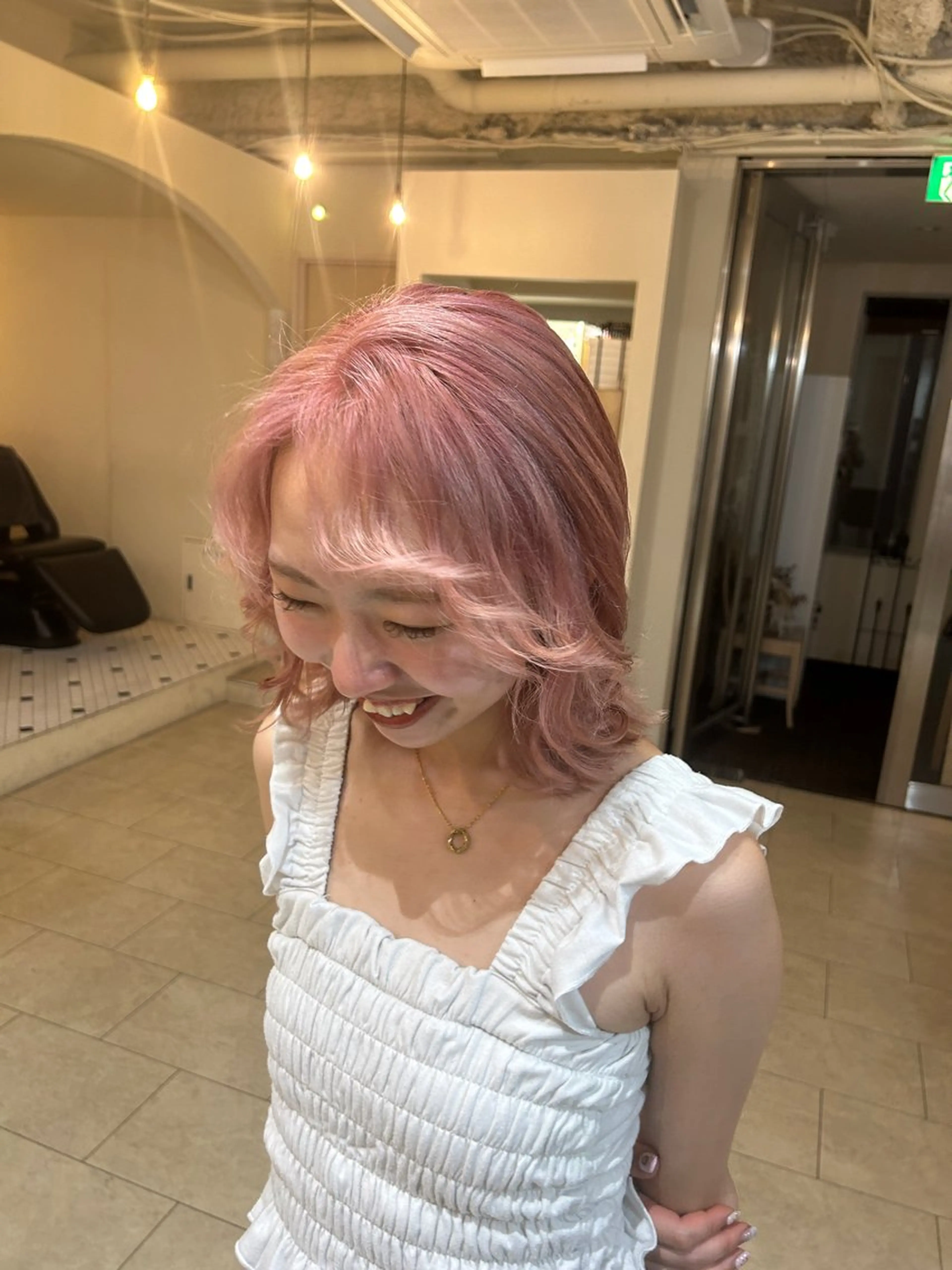 ミディアム カラー ベージュカラー ピンクカラー ピンクベージュ ヘアカラー ハイトーン/ ヘアセット.nanoのヘアスタイル