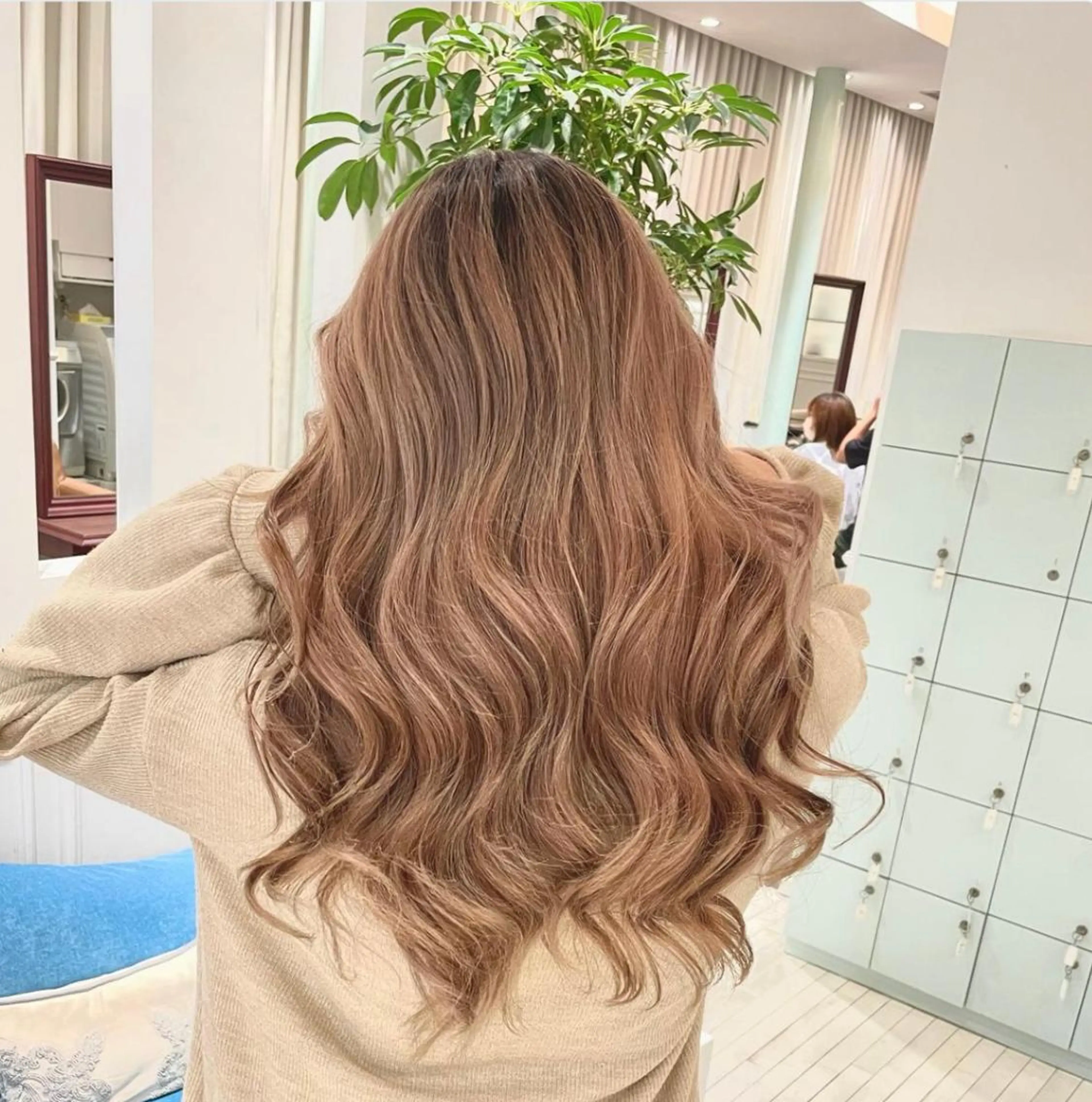 ロング カラー ヘアアレンジ カット ヘアカラー 🌹TikTok４万 ﾌｫﾛﾜｰ🌹AKIのヘアスタイル