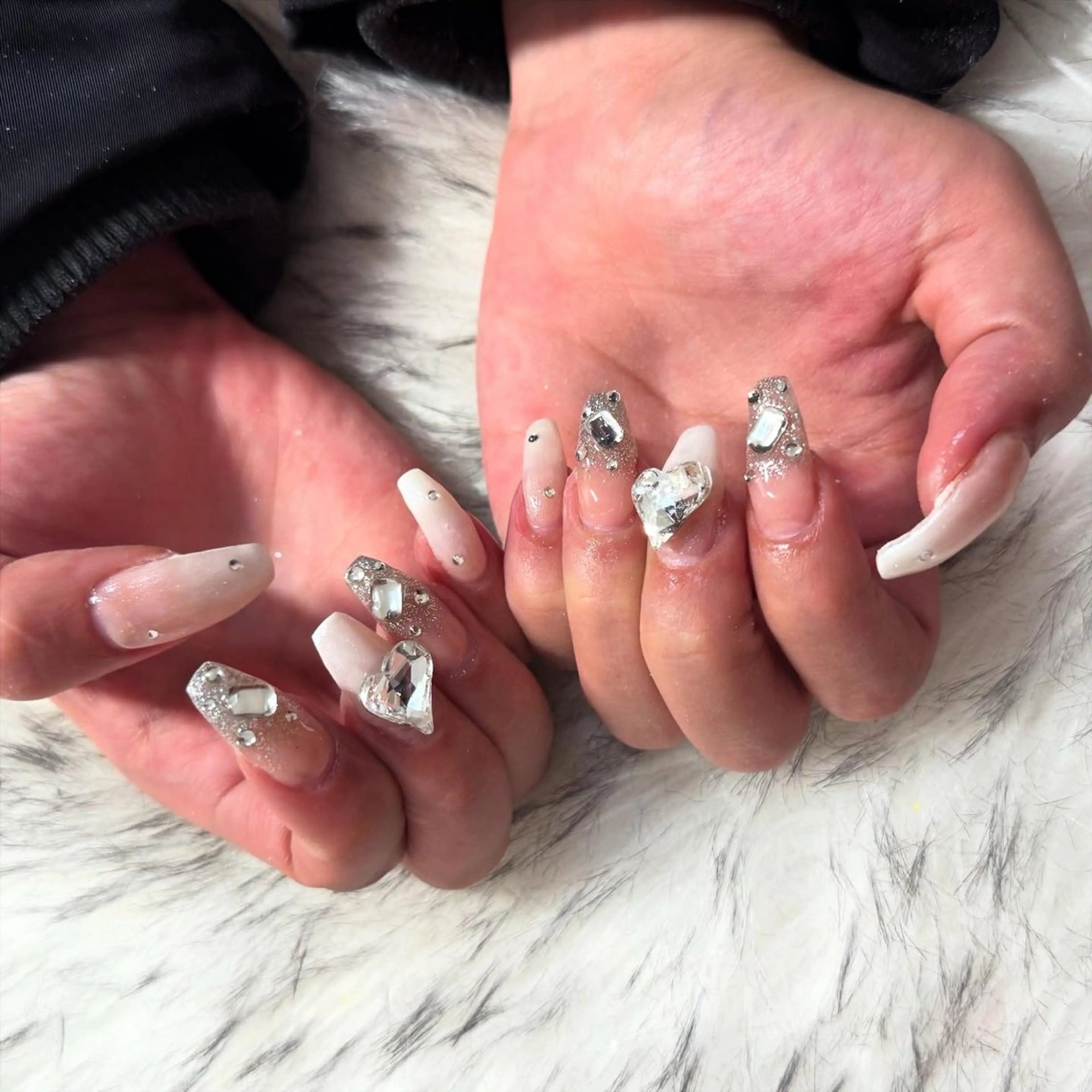 ロング ハンドネイル mao .のネイルデザイン