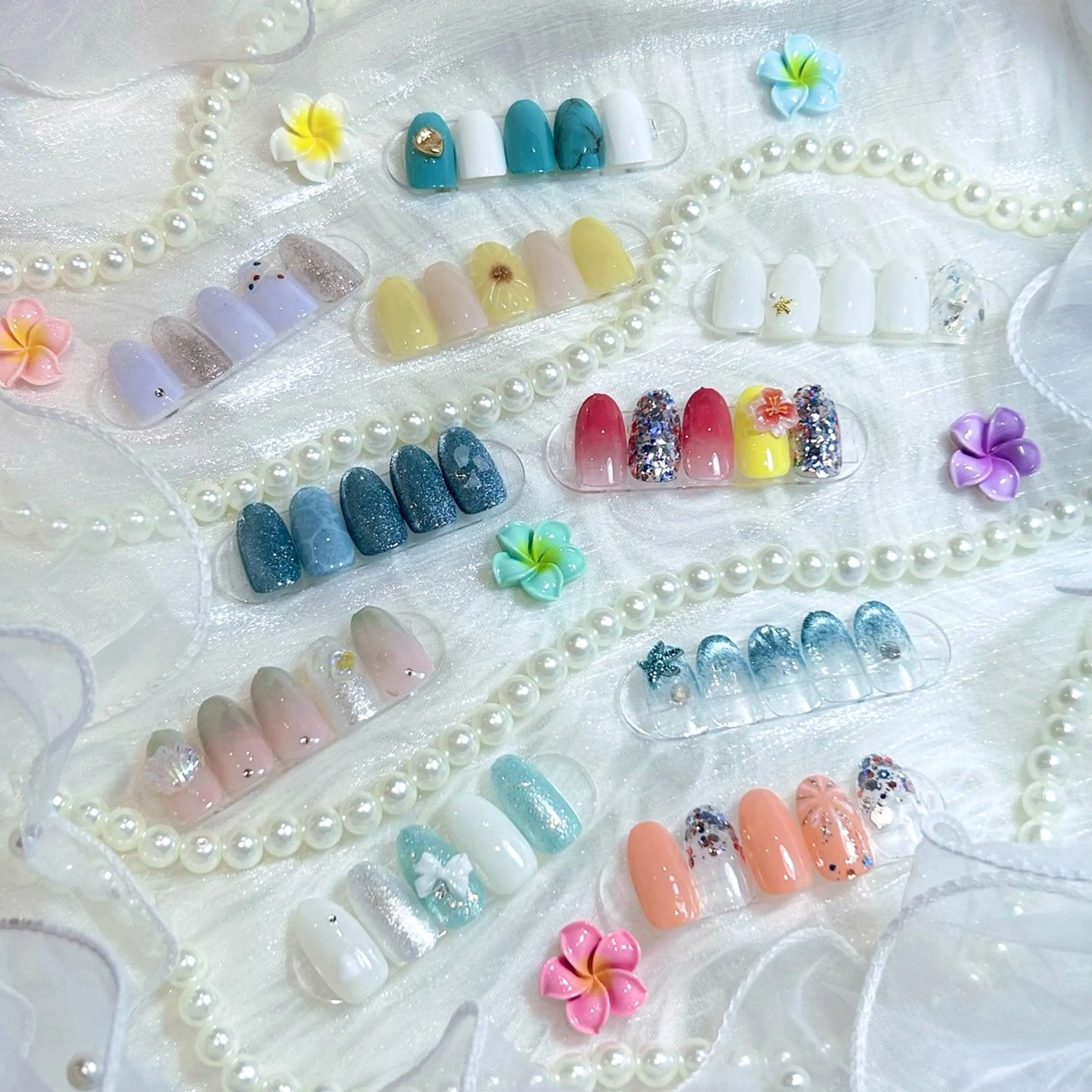 ネイル カジュアル ラメ(グリッター) ニュアンスネイル WISTERIA hayamiのネイルデザイン