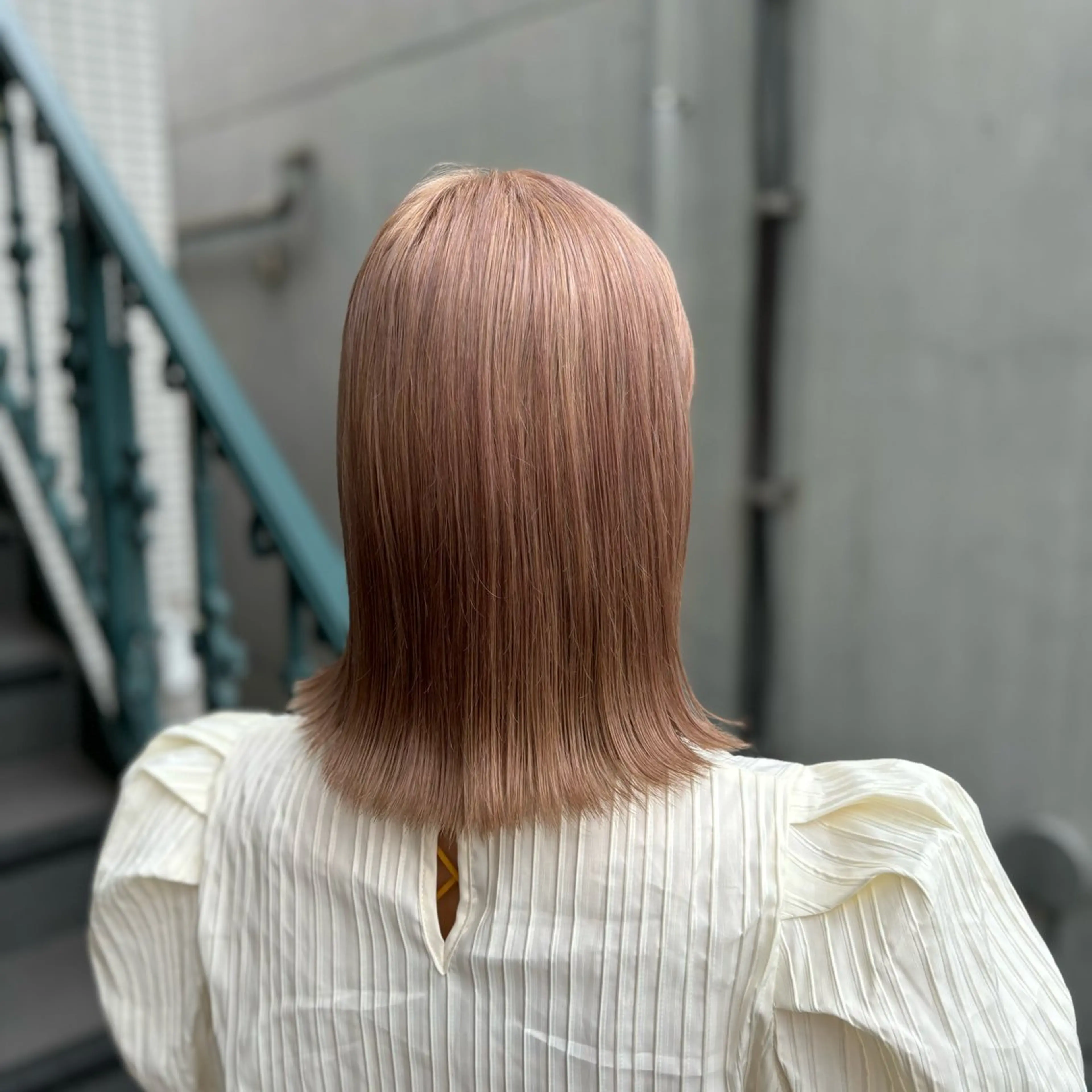 ミディアム カラー 浜崎 千亜のヘアスタイル