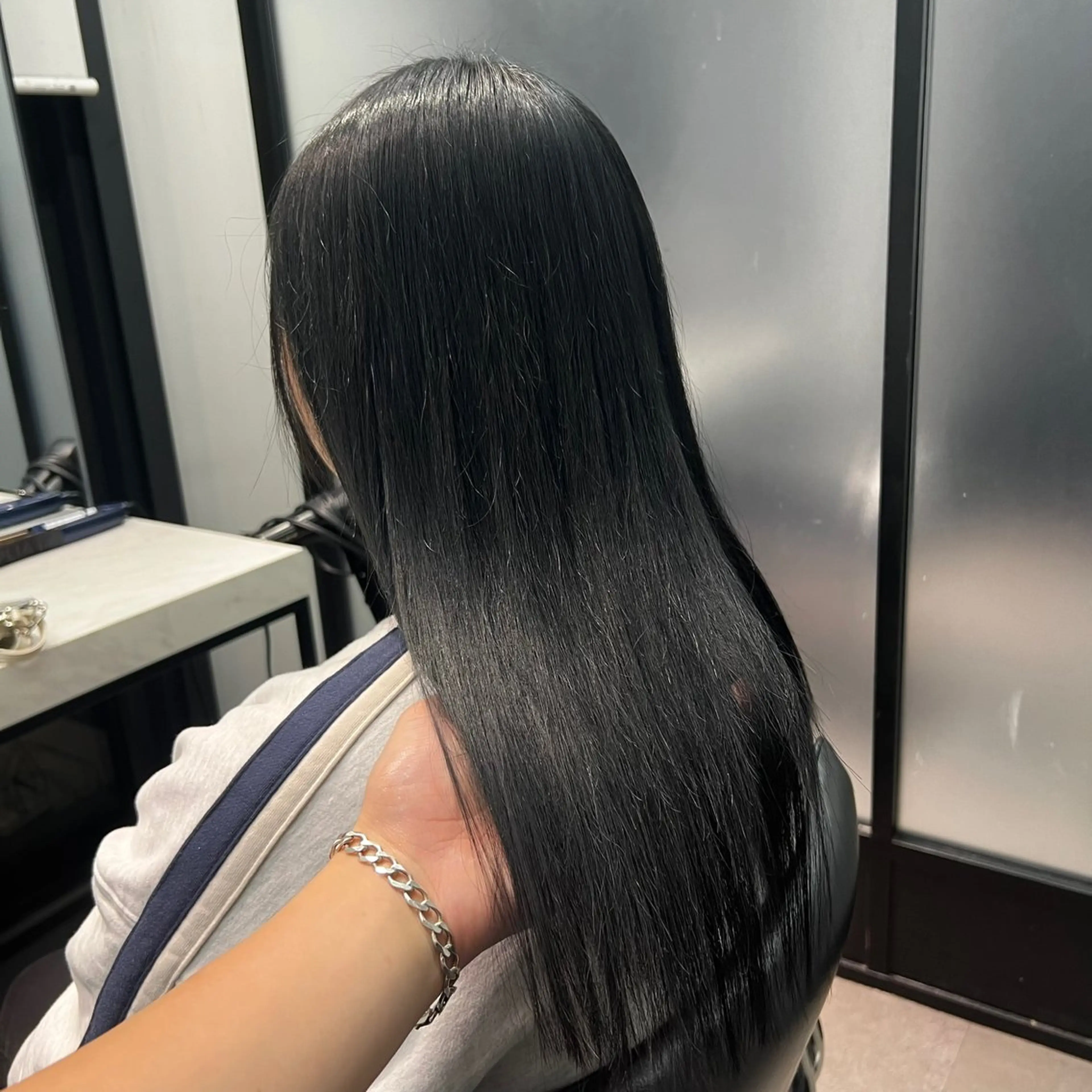 ロング 透け上品ハイトーン 職人ゆうと🤍のヘアスタイル