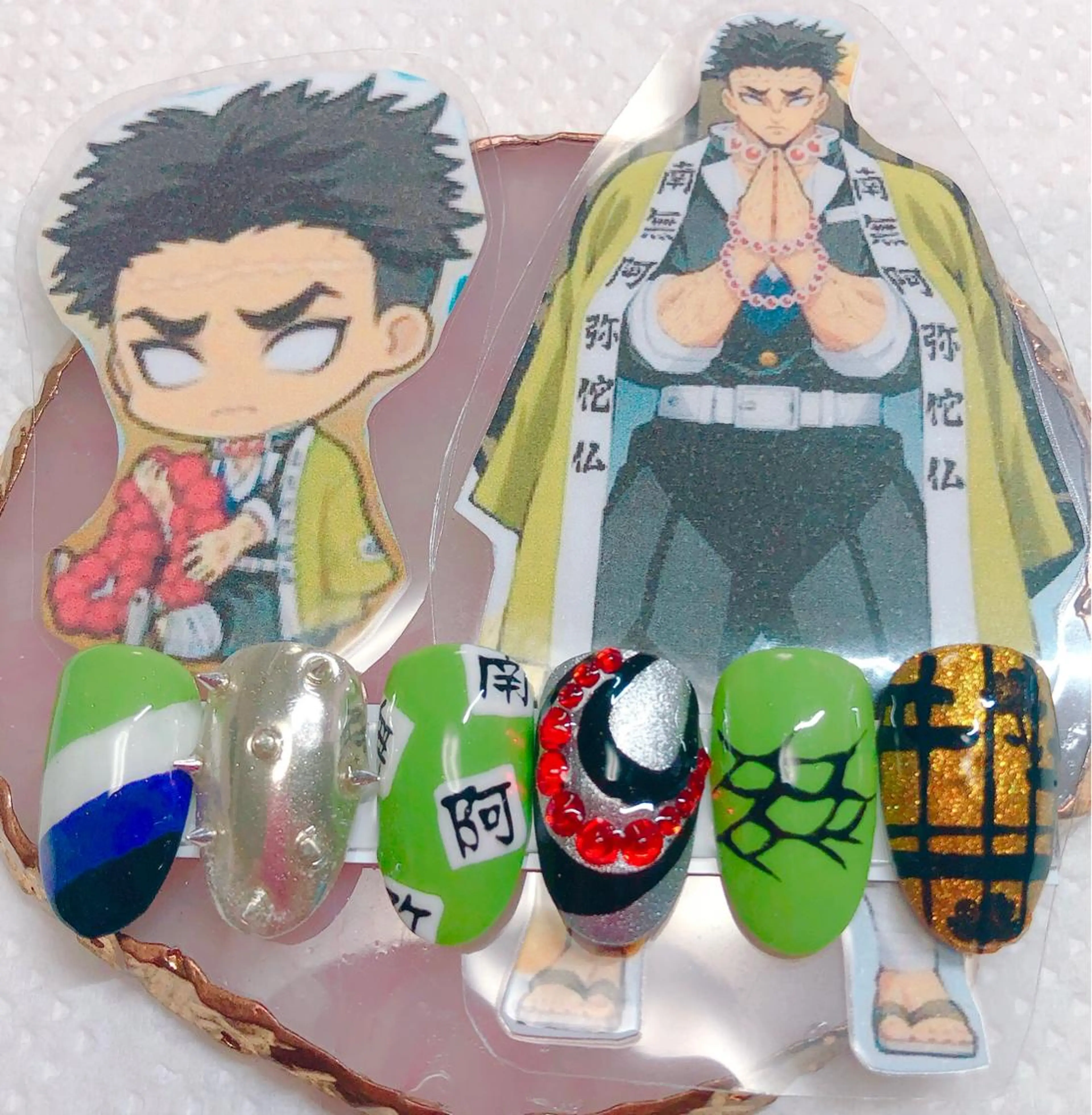 ネイル CROWN プライベートサロンのネイルデザイン