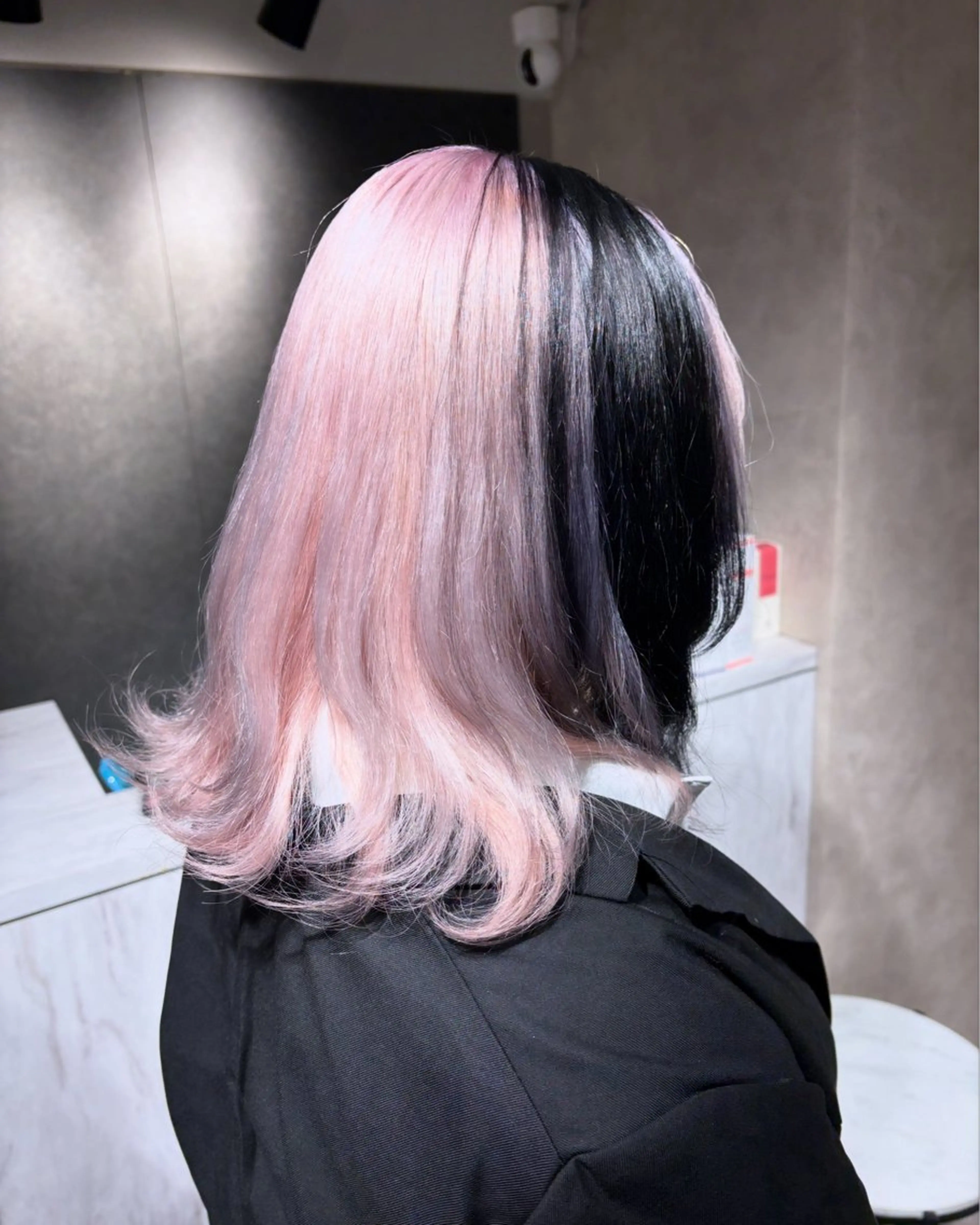 カラー デザインカラー ピンクカラー ヘアカラー Seleneコウキ ブリーチ/ハイトーンのヘアスタイル