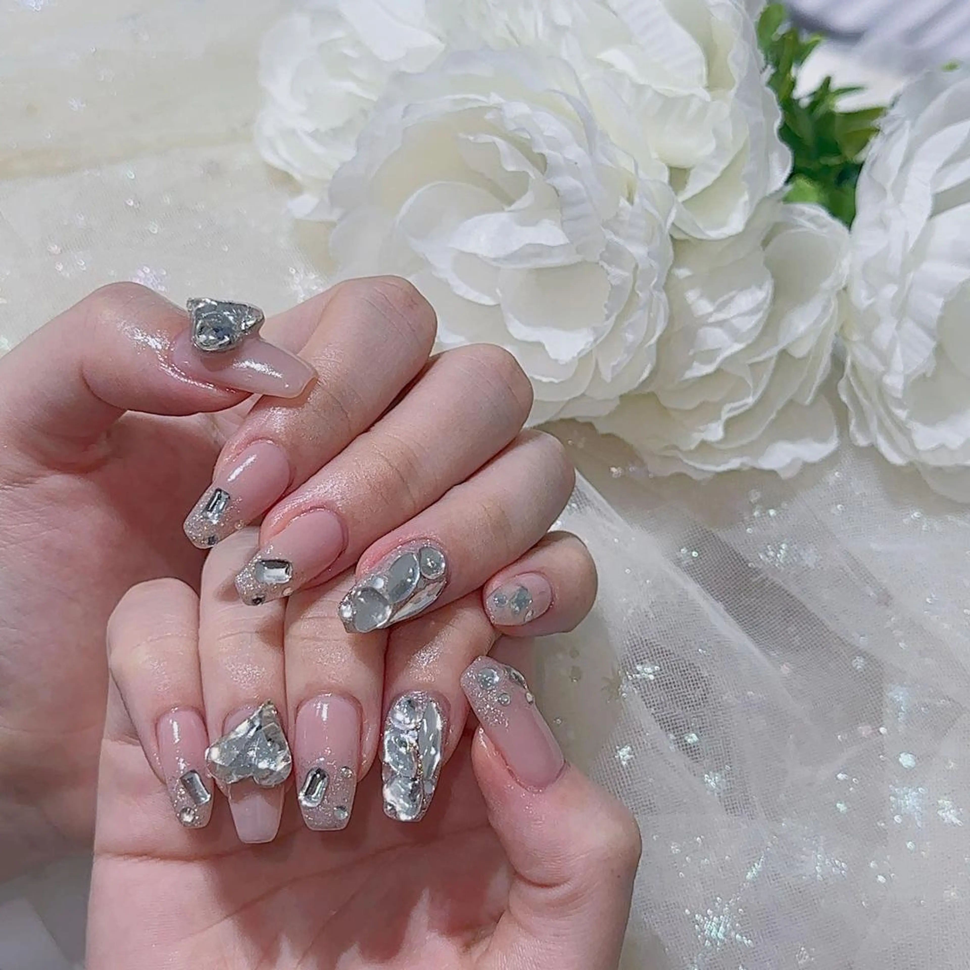 ネイル アートネイル 長さ出し ネイルチップ Queens momoのネイルデザイン