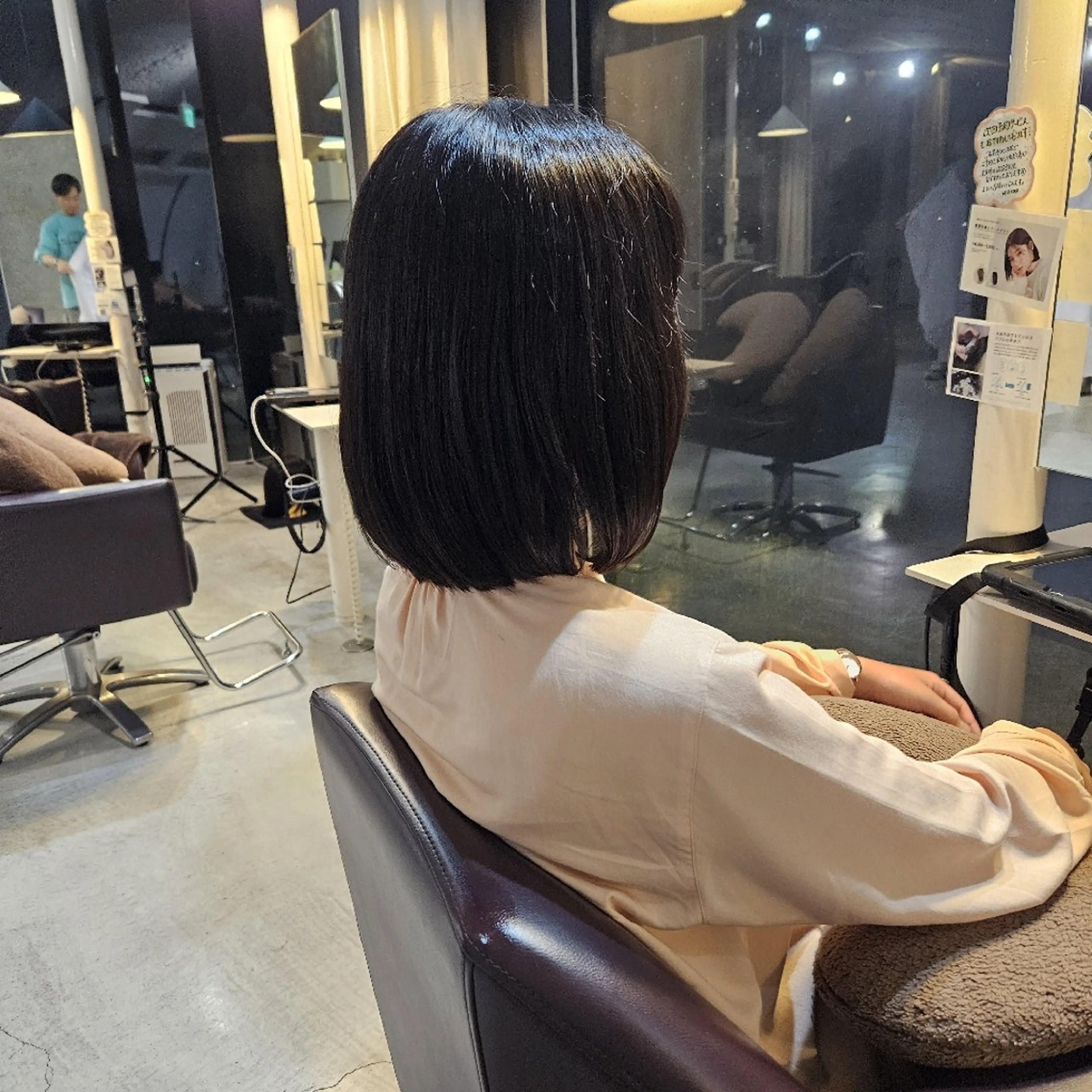 ミディアム 滝 菜々子のヘアスタイル