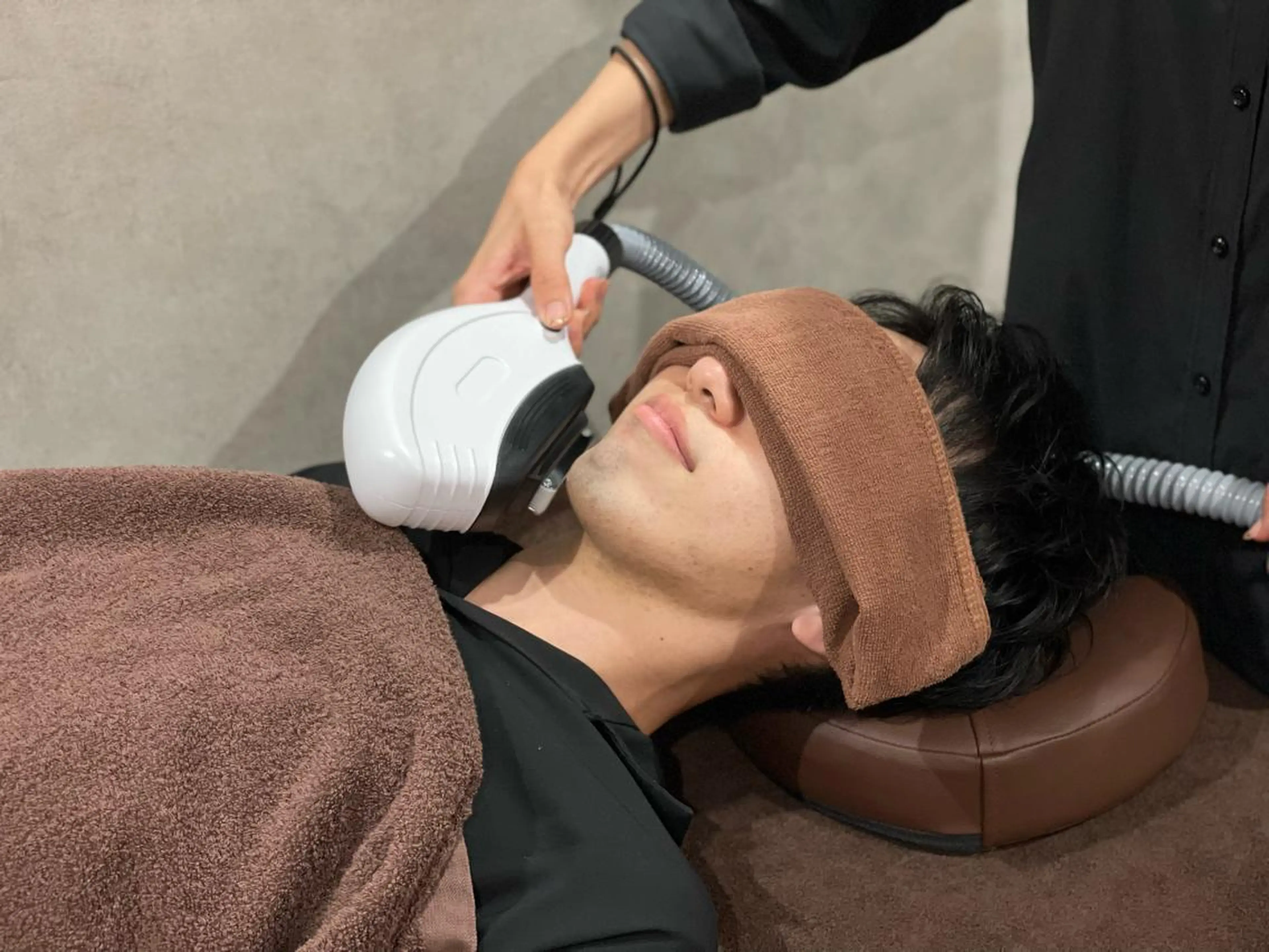 メンズ 脱毛 メンズ脱毛Kyle.横浜所属・メンズ脱毛•眉毛 サロンKyle.横浜の眉毛・アイブロウイメージ