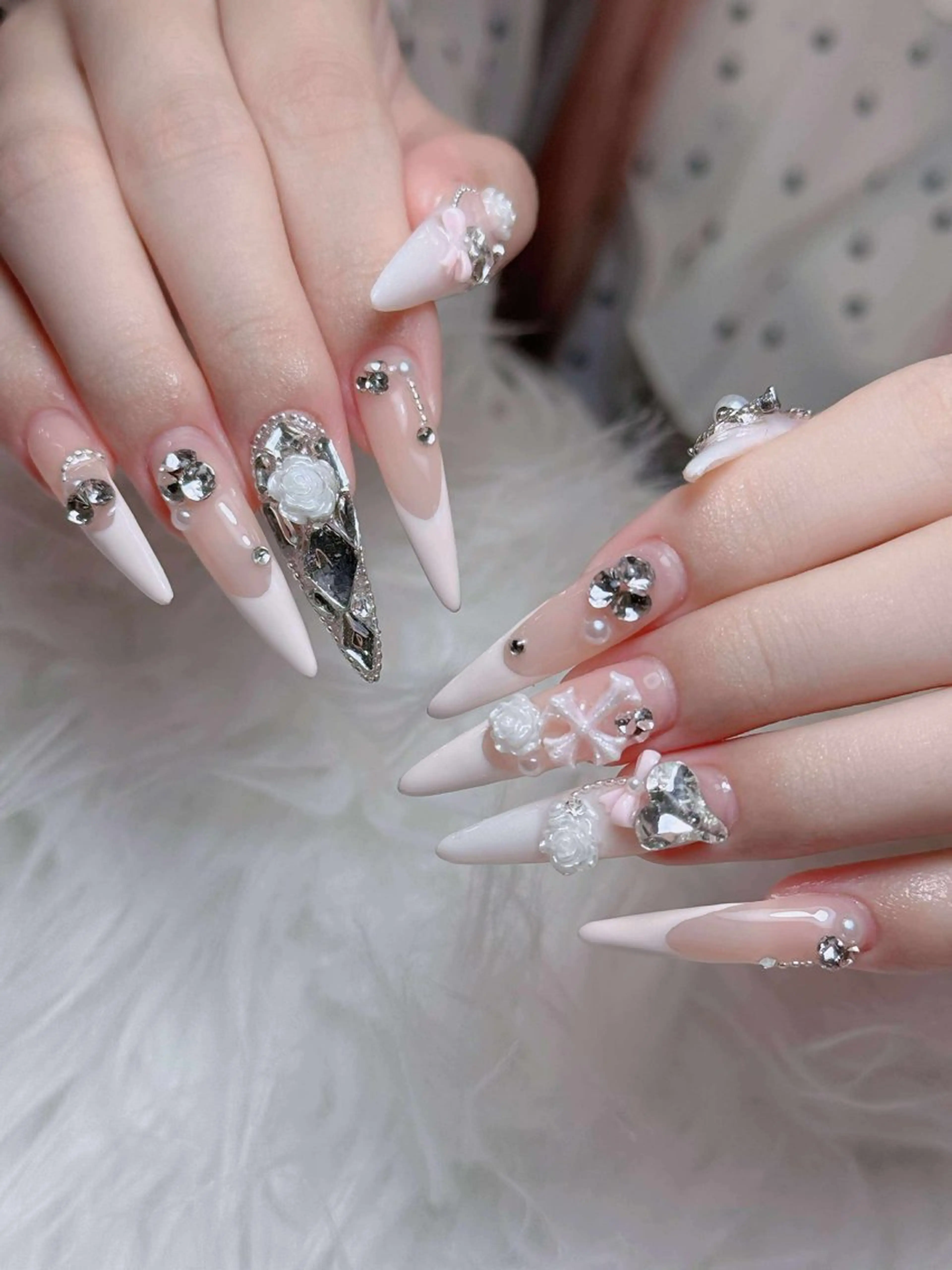 ネイル オーロラネイル チークネイル フットネイル フレンチネイル ハロウィン ハンドネイル Lumi Nail 新大久保3‘のネイルデザイン