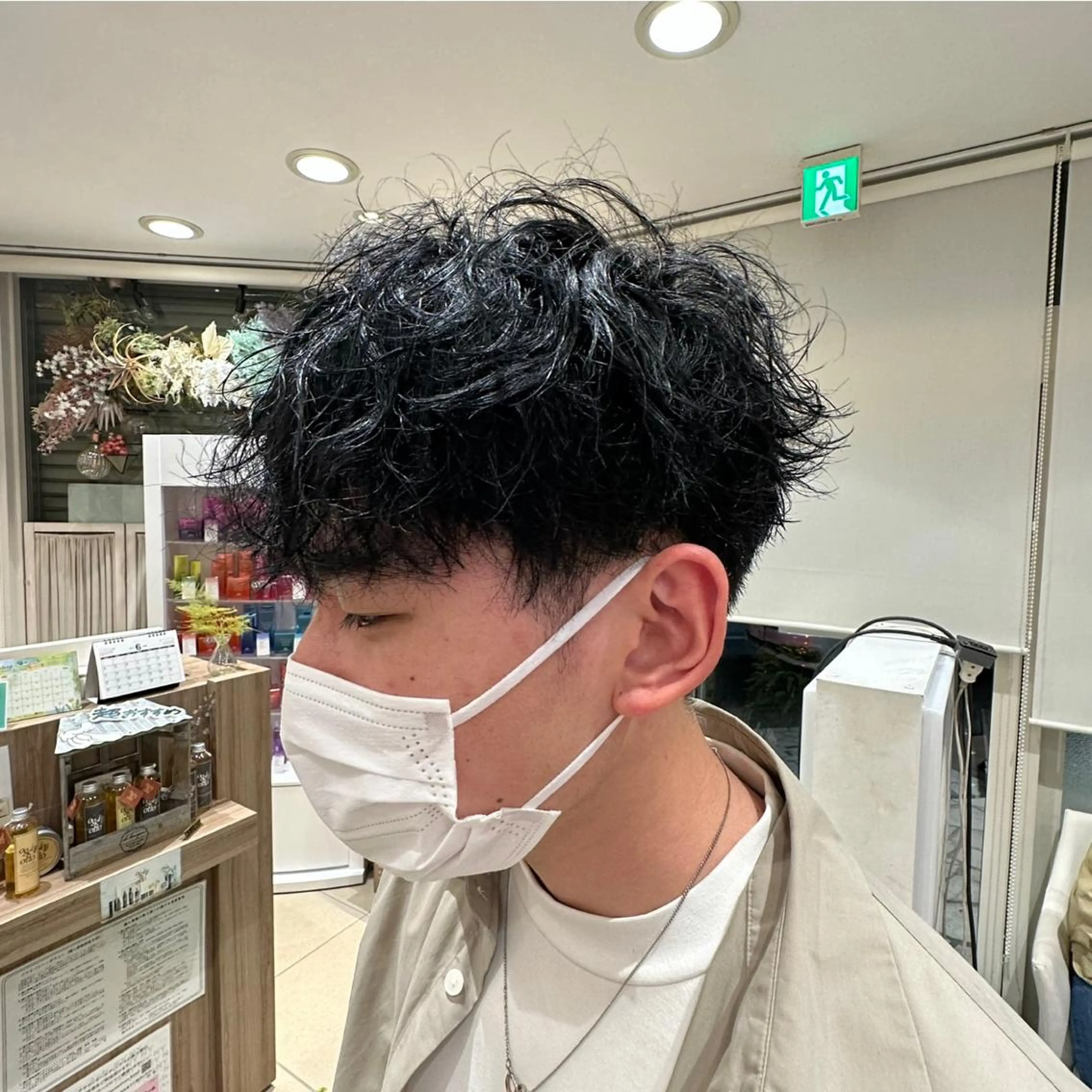 カラー メンズ メンズ就活ヘア 黒髪 ブルーカラー ブルーブラック ヘアカラー Miyu🦄ash メンズカット/まつげのヘアスタイル