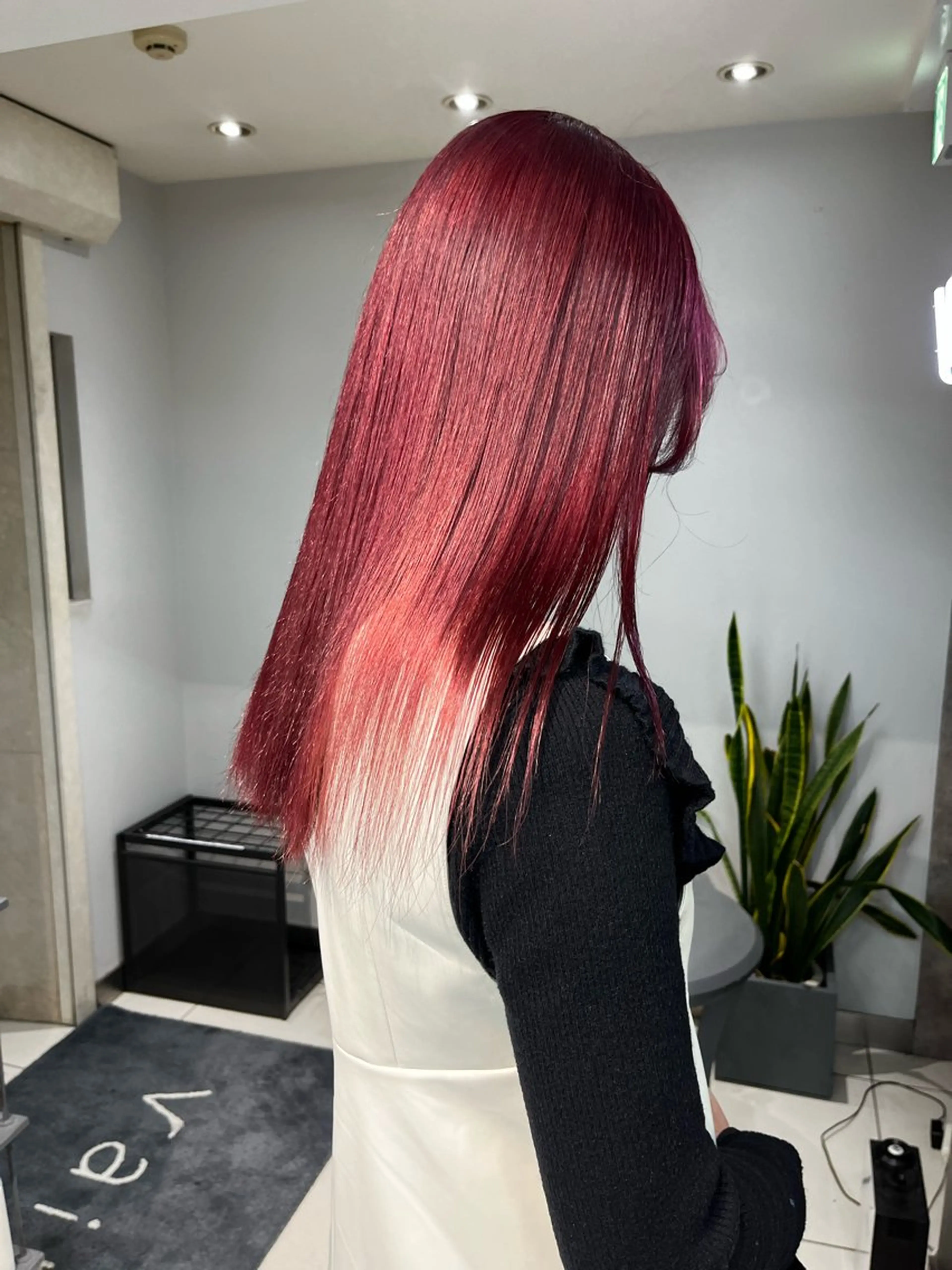 カラー ボブ・顔まわり 💎愛唯(めい)のヘアスタイル