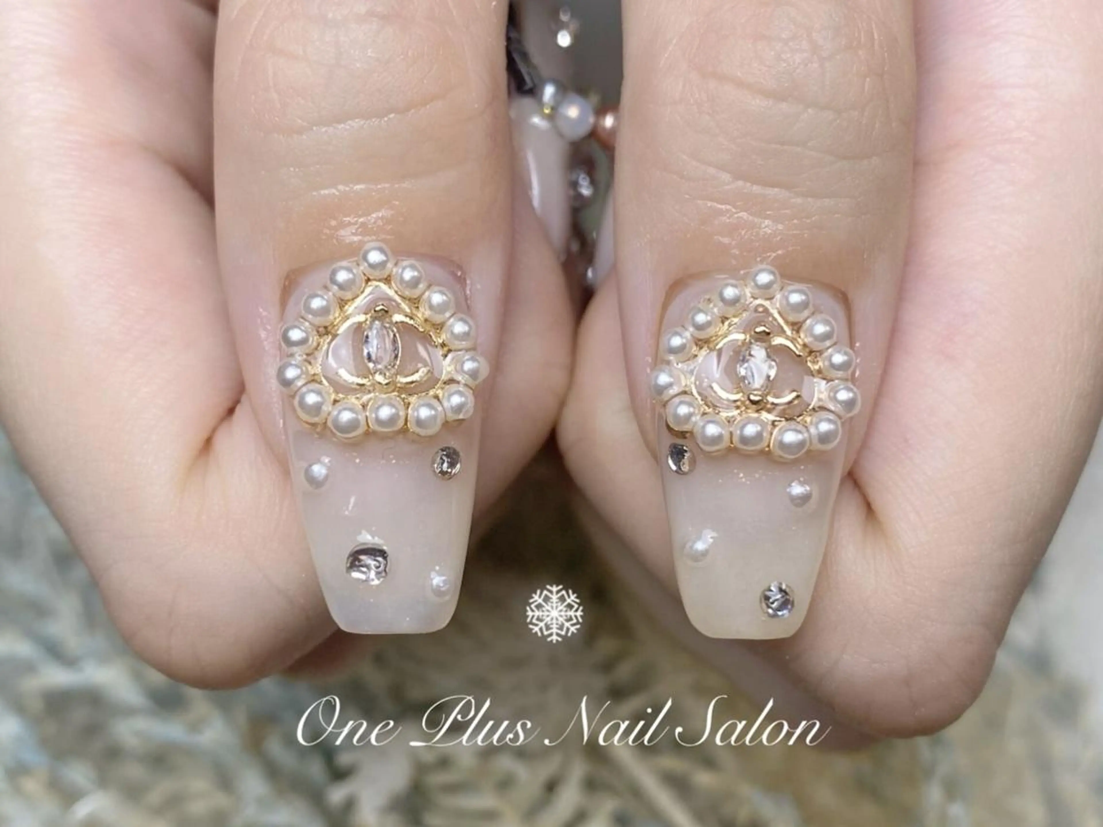 ネイル ジェルネイル キラキラネイル 韓国ネイル ラメ(グリッター) マグネットネイル One plus StudioNailのネイルデザイン