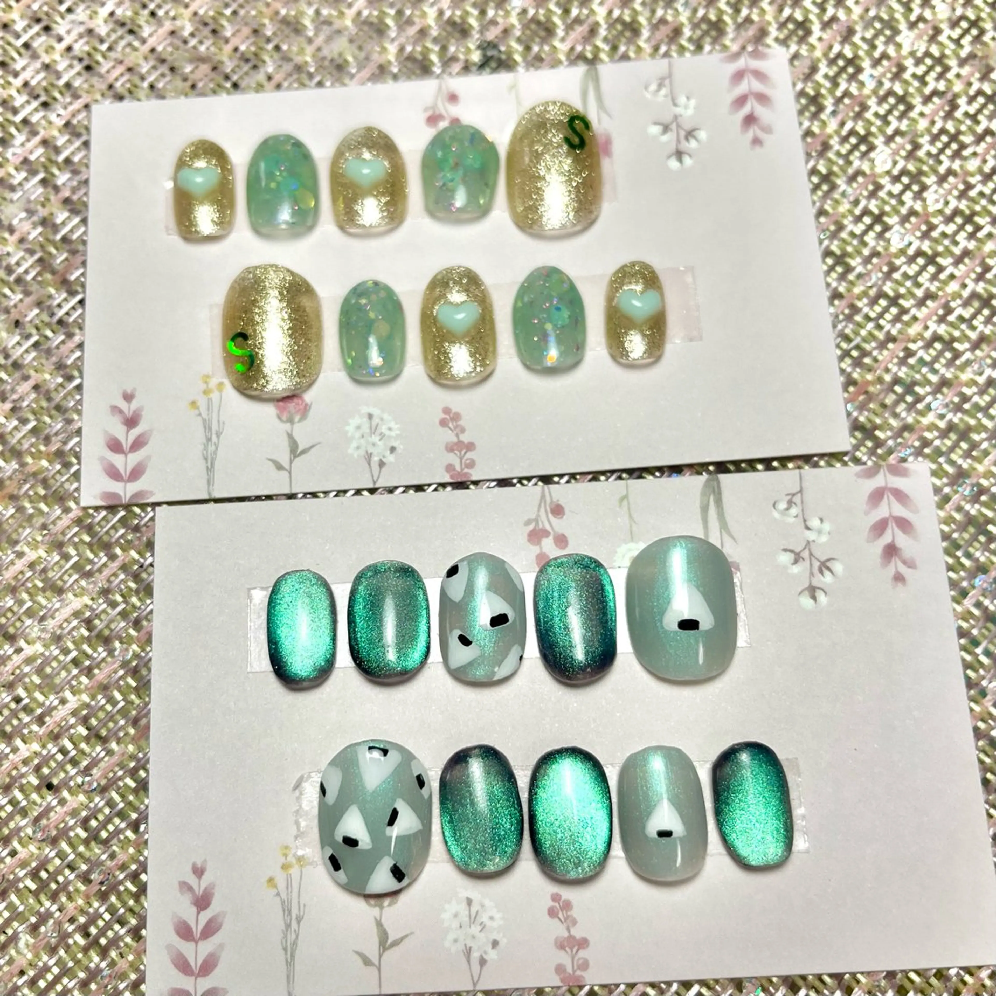 ネイル オーロラネイル ゴールド グリーン ハート 韓国ネイル 韓国ネイル💠 Tomoのネイルデザイン