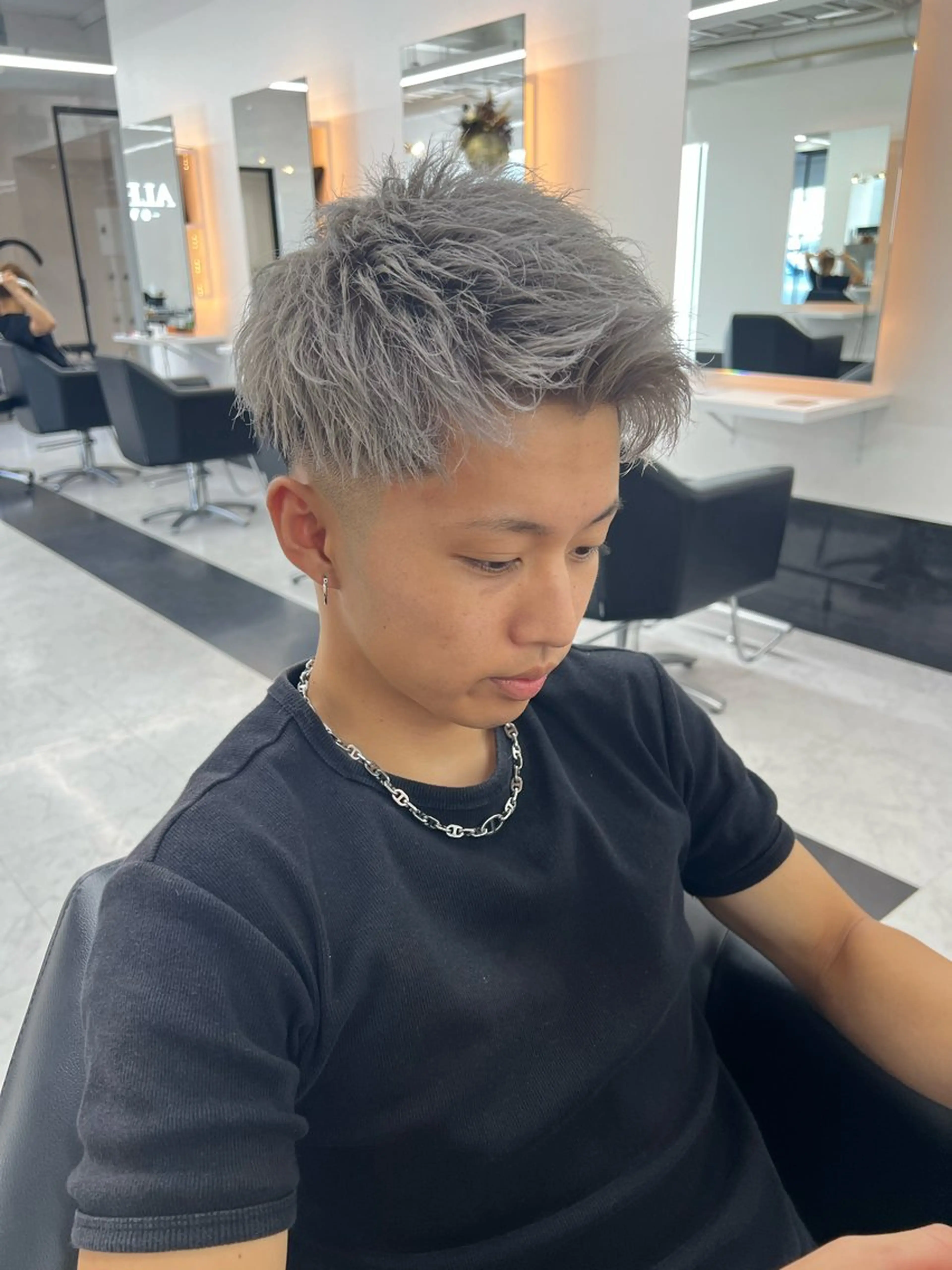 カラー メンズ メンズブリーチ ブリーチ ALEAP himekaのヘアスタイル