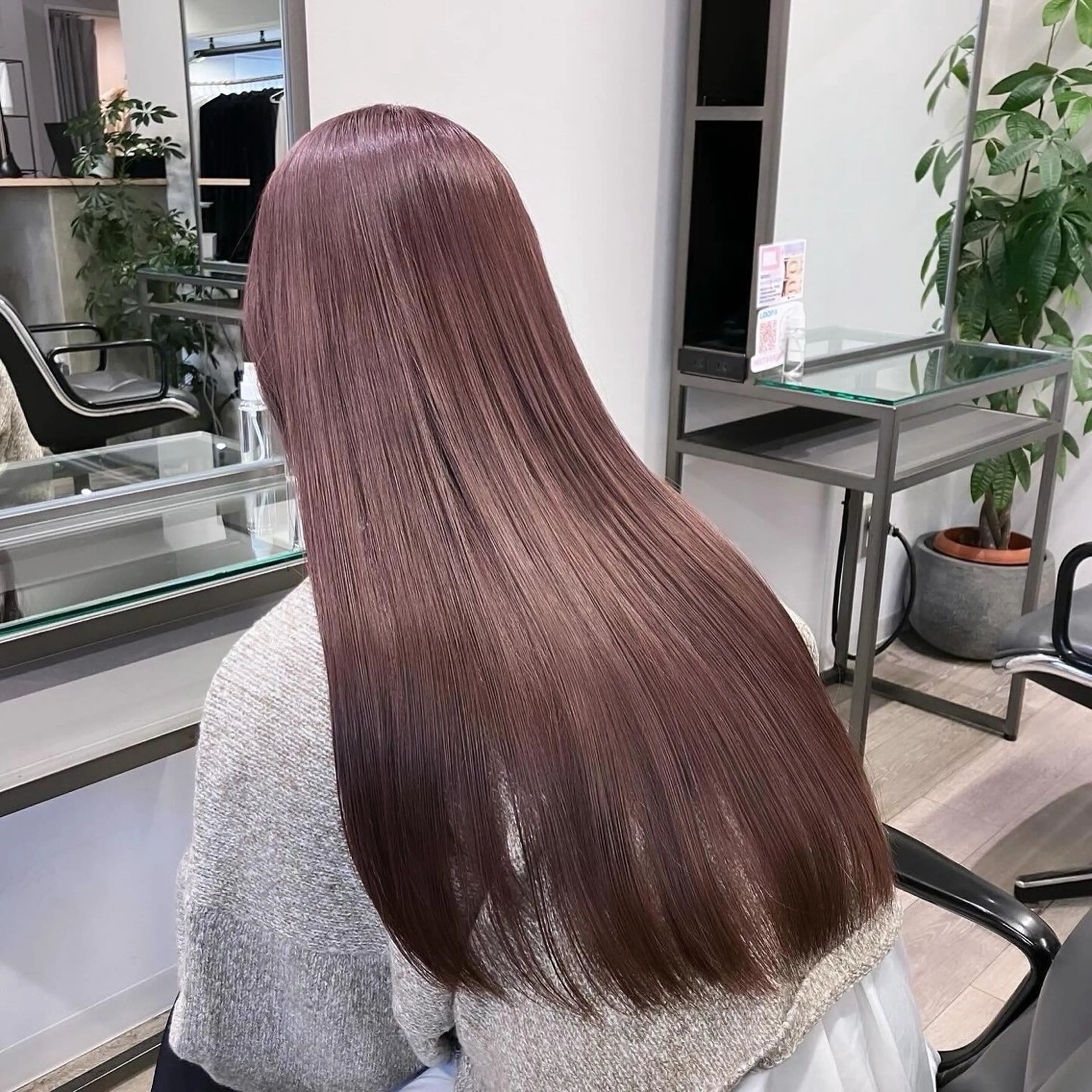 ロング カラー ベージュカラー ブリーチ ラベンダーカラー ラベンダーベージュ 髪質改善/縮毛矯正 /美髪カラー/こてのヘアスタイル