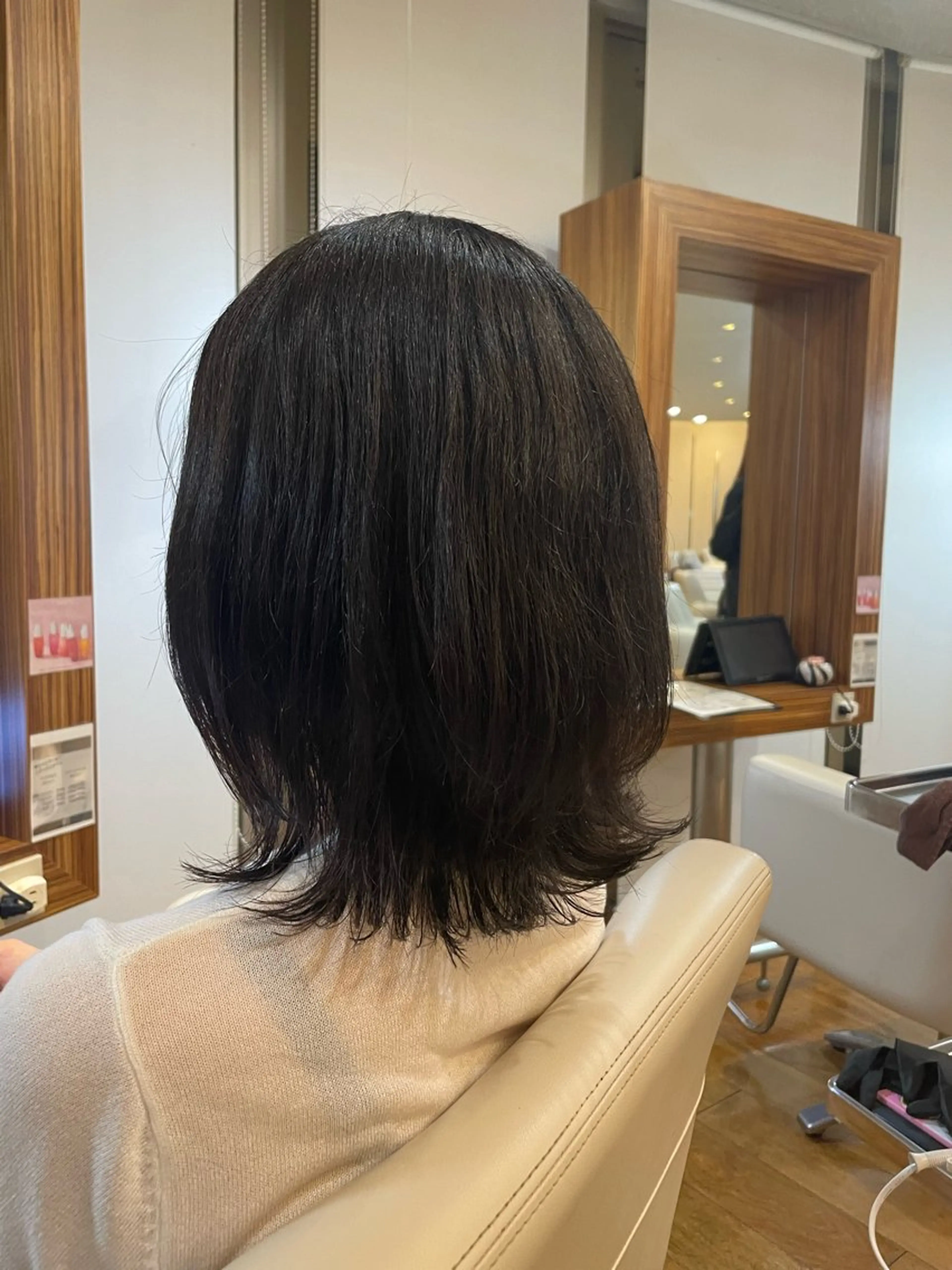ミディアム 本多 美羽のヘアスタイル