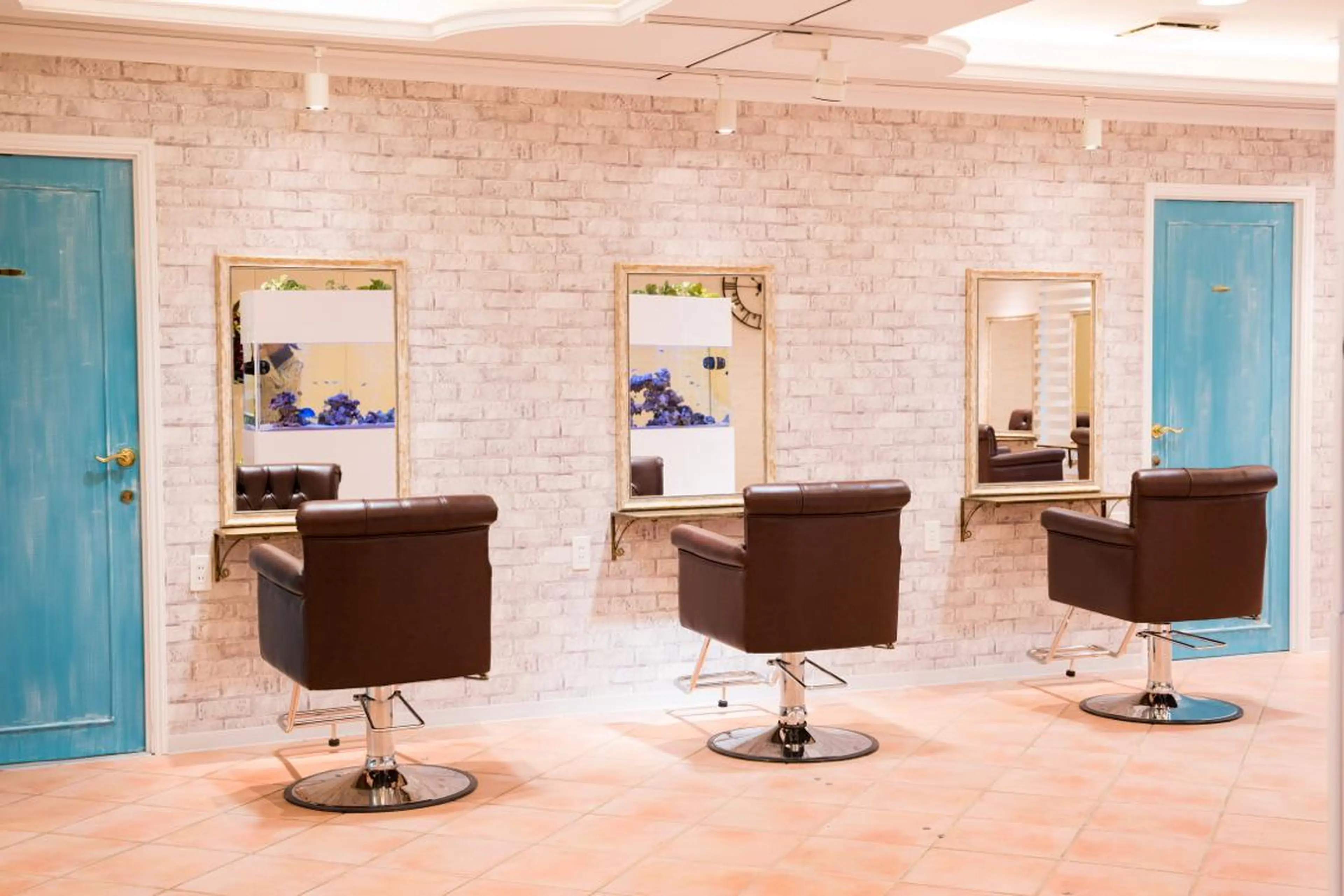 アオガミ （前髪顔周りカット）のヘアスタイル