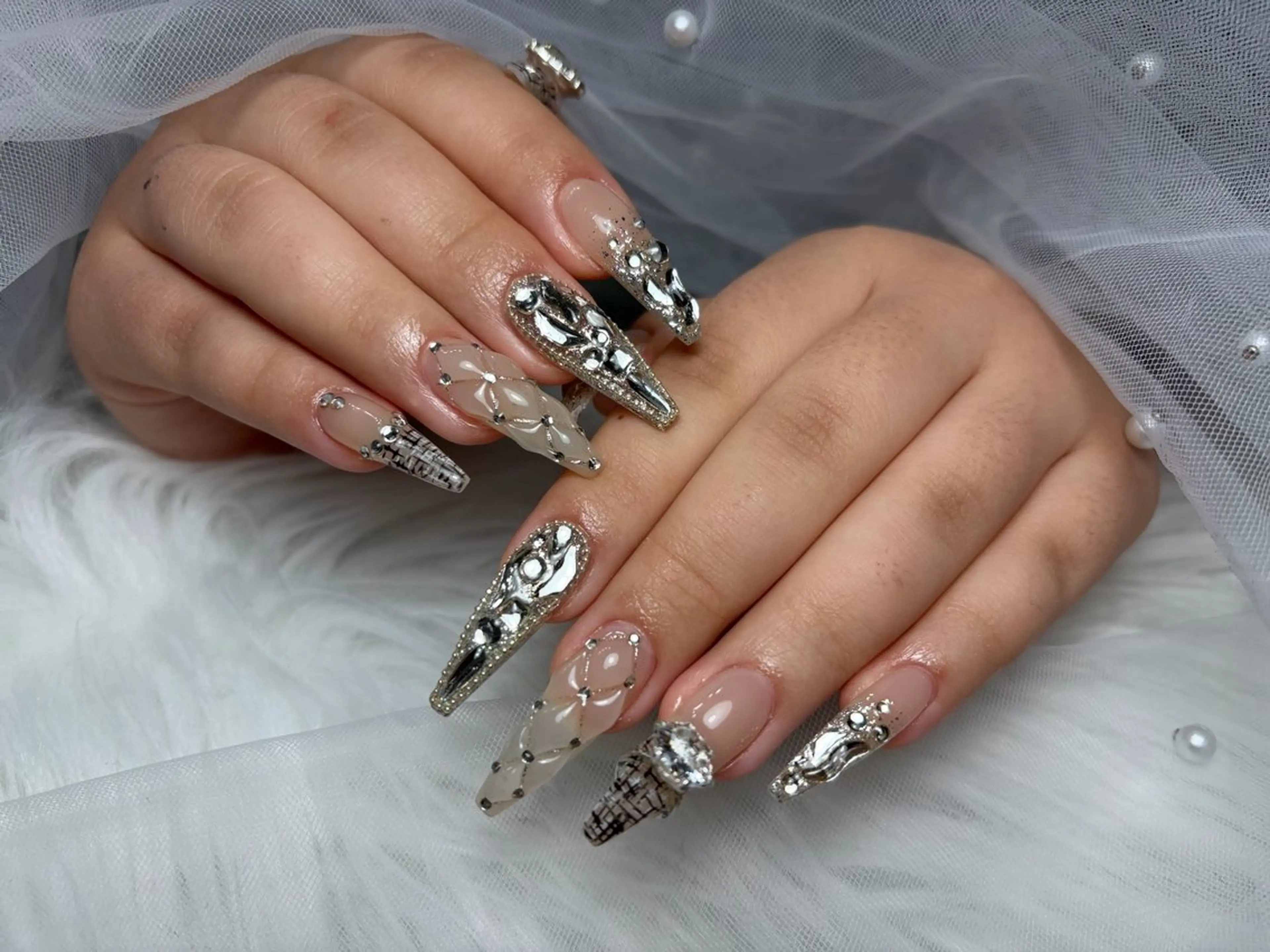 ネイル アートネイル 長さ出し ジェルネイル 韓国ネイル マグネットネイル ハンドネイル Cloudy Chan Nailのネイルデザイン