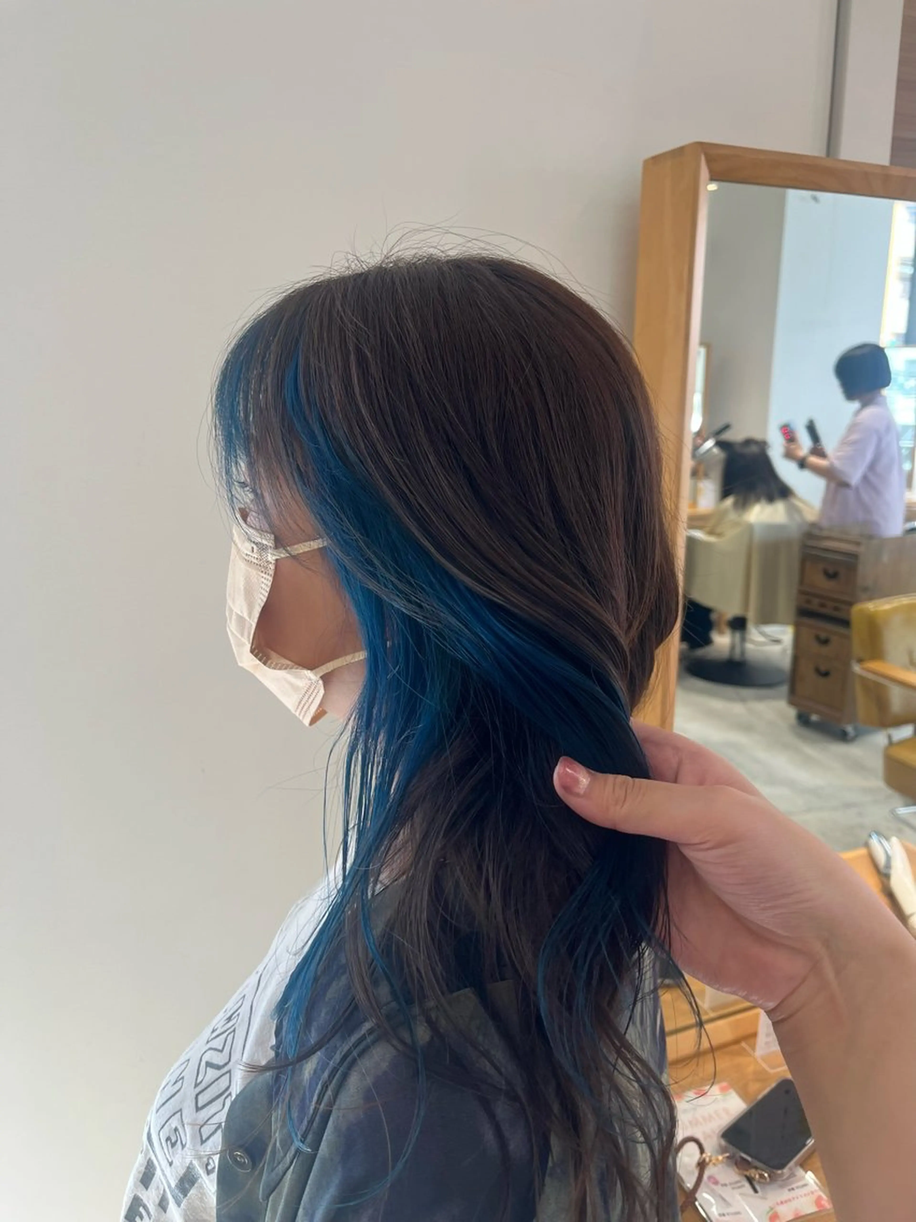 カラー ブリーチ ブルーカラー ヘアカラー 和泉田 真白のヘアスタイル