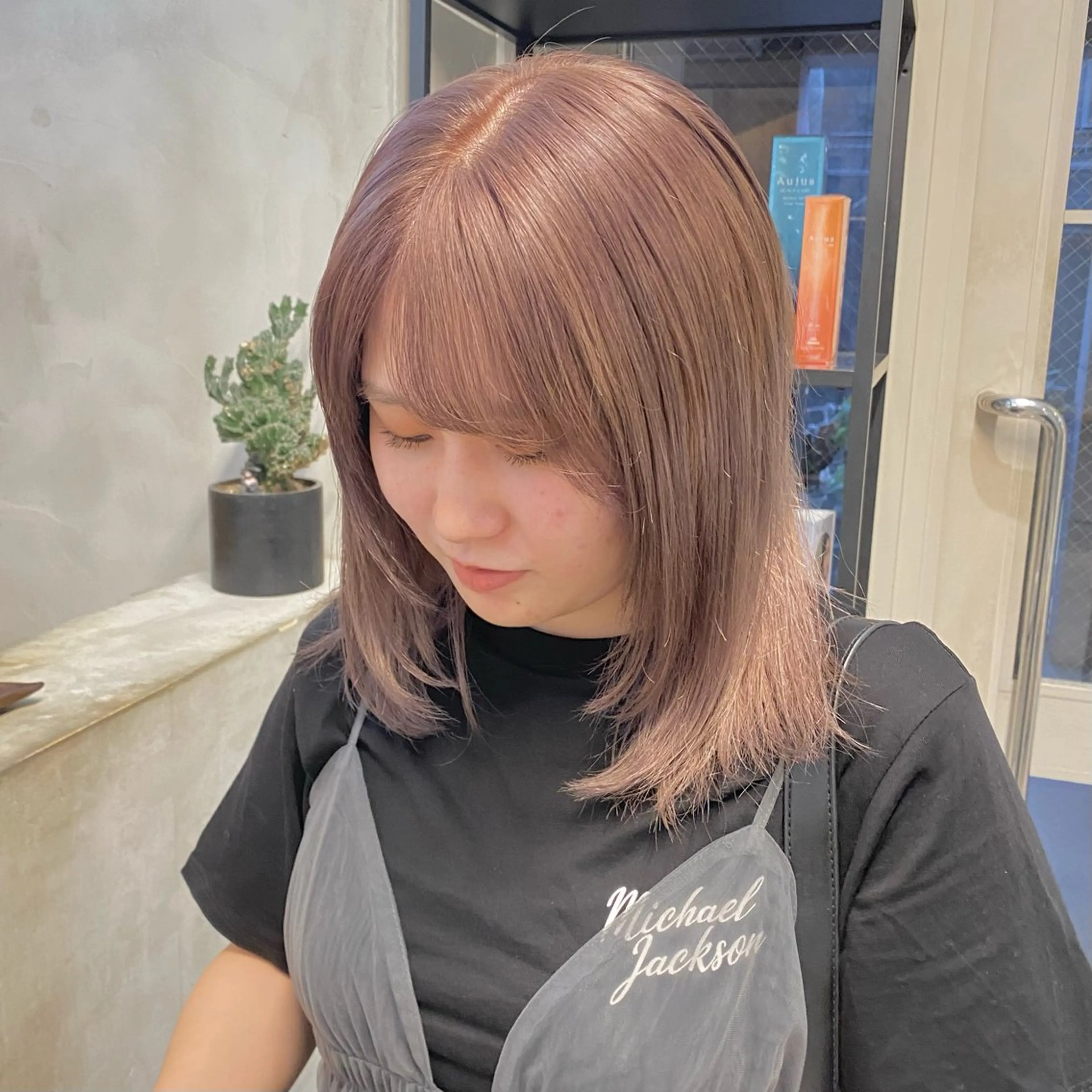 ミディアム カラー ヘアカラー トリートメント noa/ 渋谷のヘアスタイル